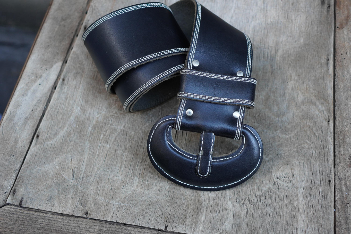 Y2K Wide Black Leather Cinch Belt: Oversized Buckle, White Stitch
