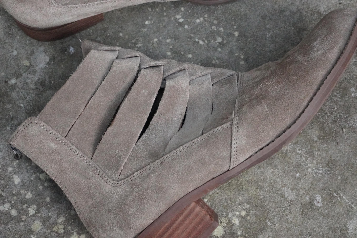 Volatile Suede Ankle Boots; Vintage Taupe Woven Cutout Heel Zipper Western Booties US 6.5