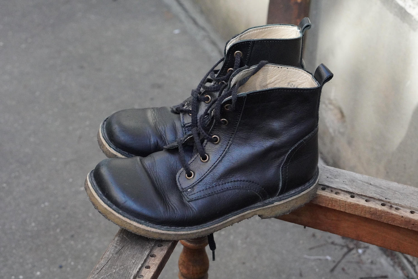 Maahiset Black Leather Lace Up Boots Wide Toe Box Finnish Vintage Minimalist 39