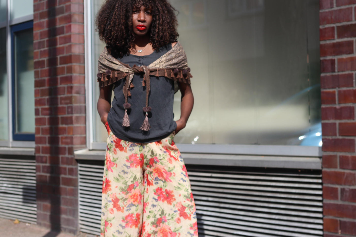 Vintage Brown Boho Tassel Shawl Pom Pom Fringe Triangle Scarf Bohemian Wrap Gypsy