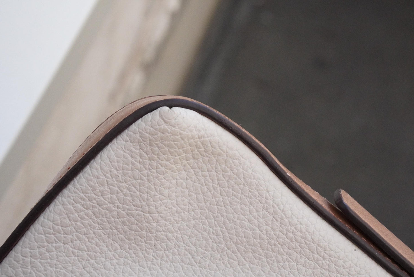Esprit Crossbody Bag Cream White Faux Leather Vintage Minimalist Shoulder Purse