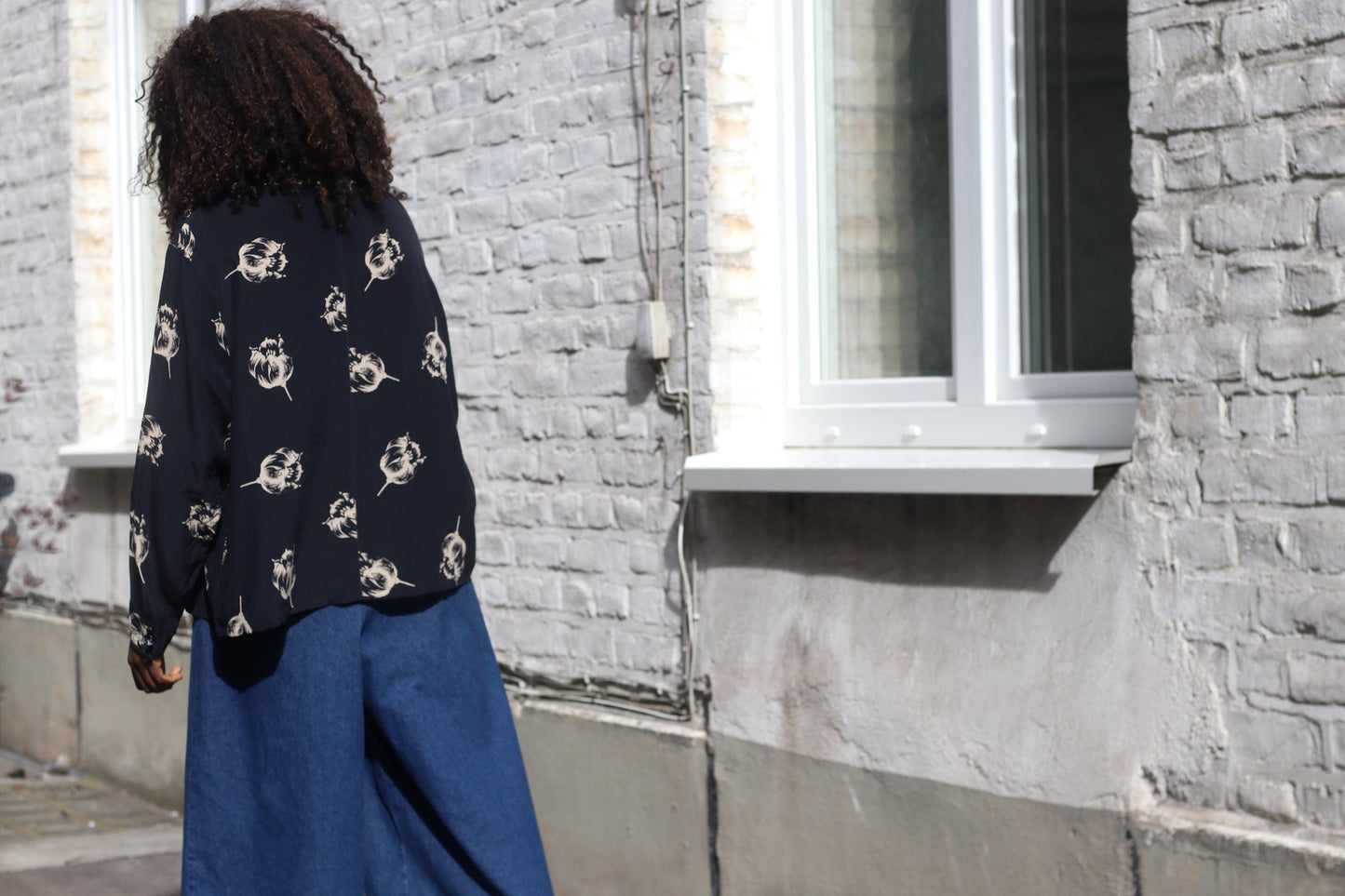 Vintage Silk Blouse with Floral Print| Long Sleeve Monochrome Minimalist Top M L