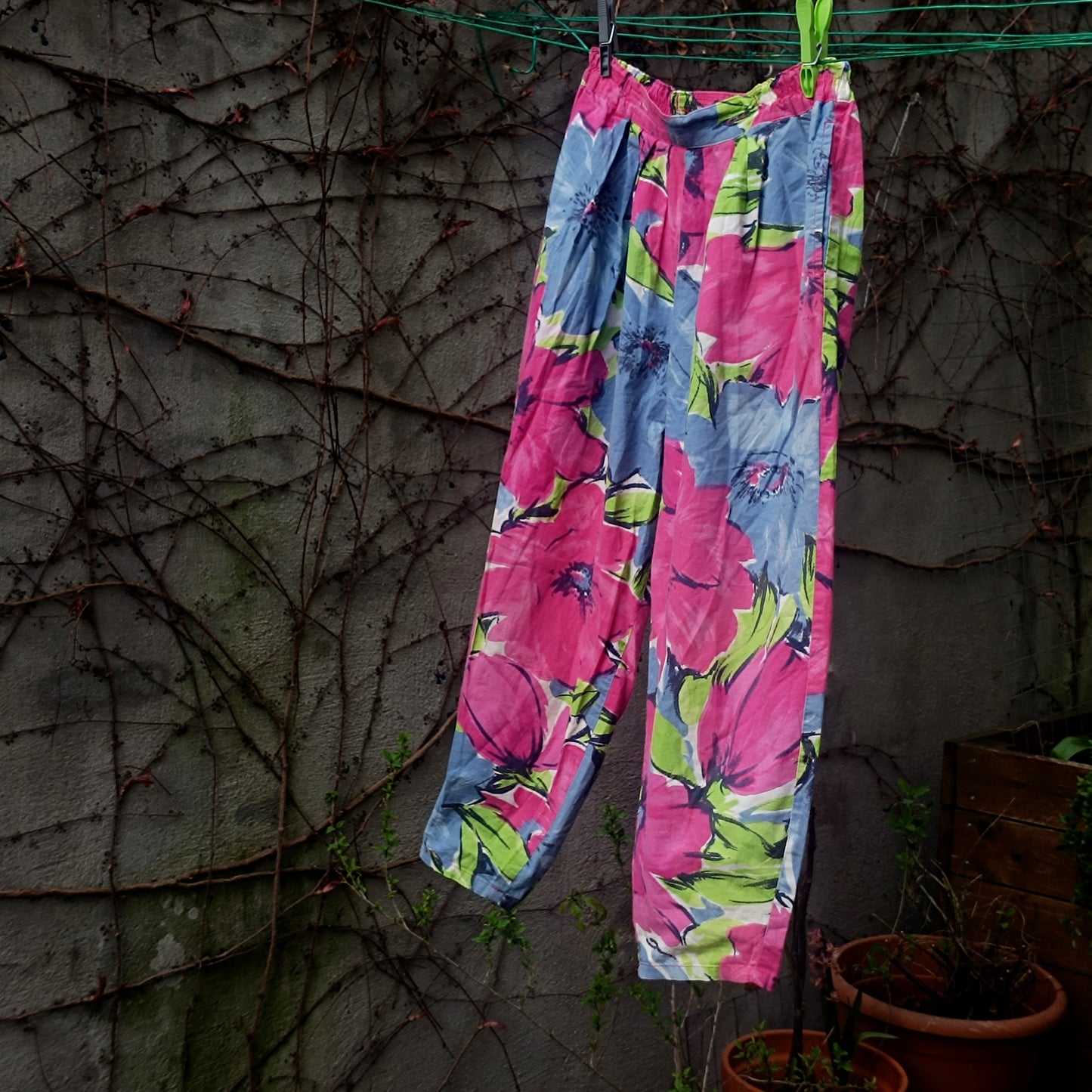 Vintage Floral Capris Size S