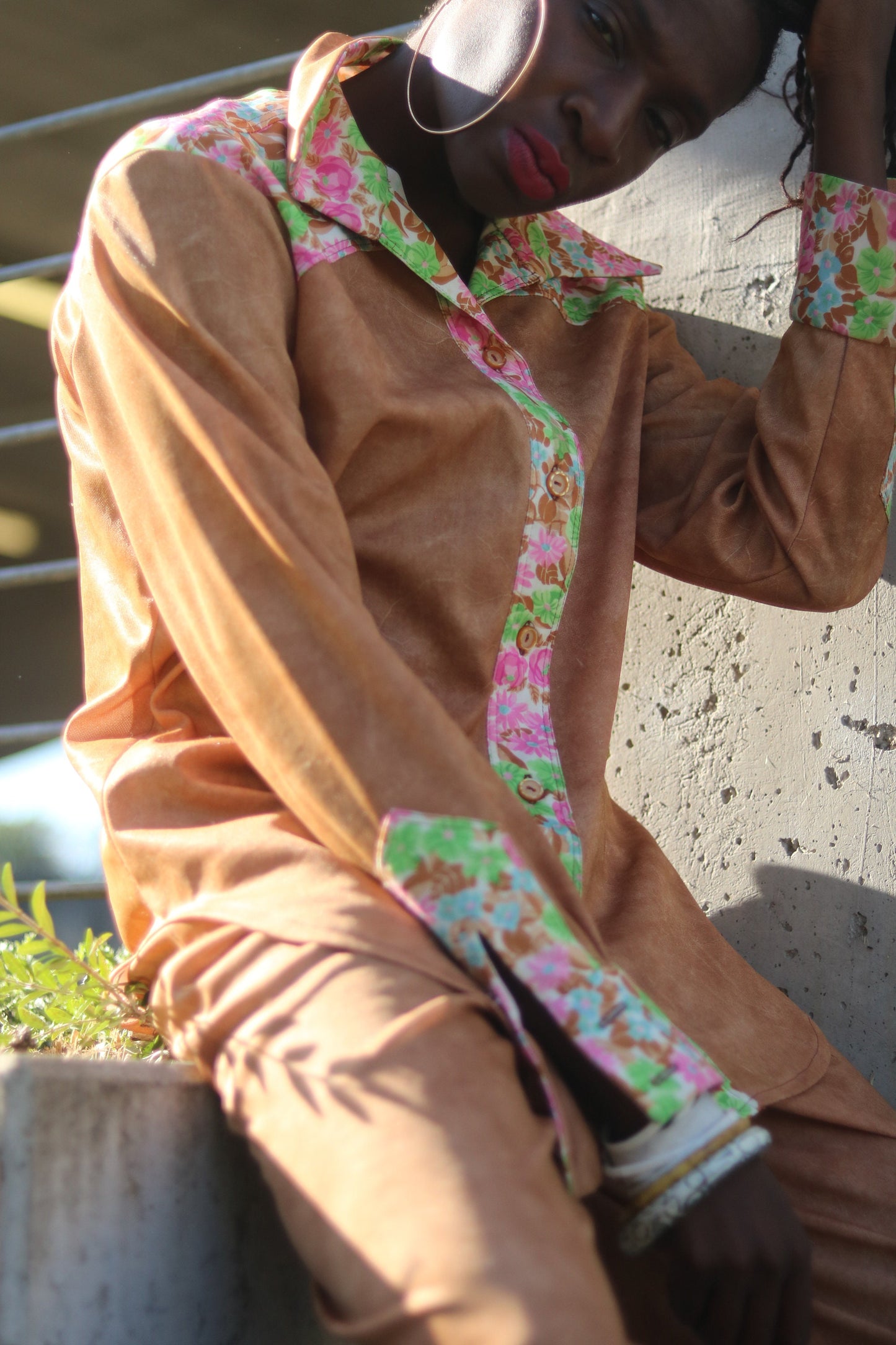 70s Two-Piece Trouser Suit| Vintage brown suit with Butterfly collar with floral print| Maximalist women's summer suit