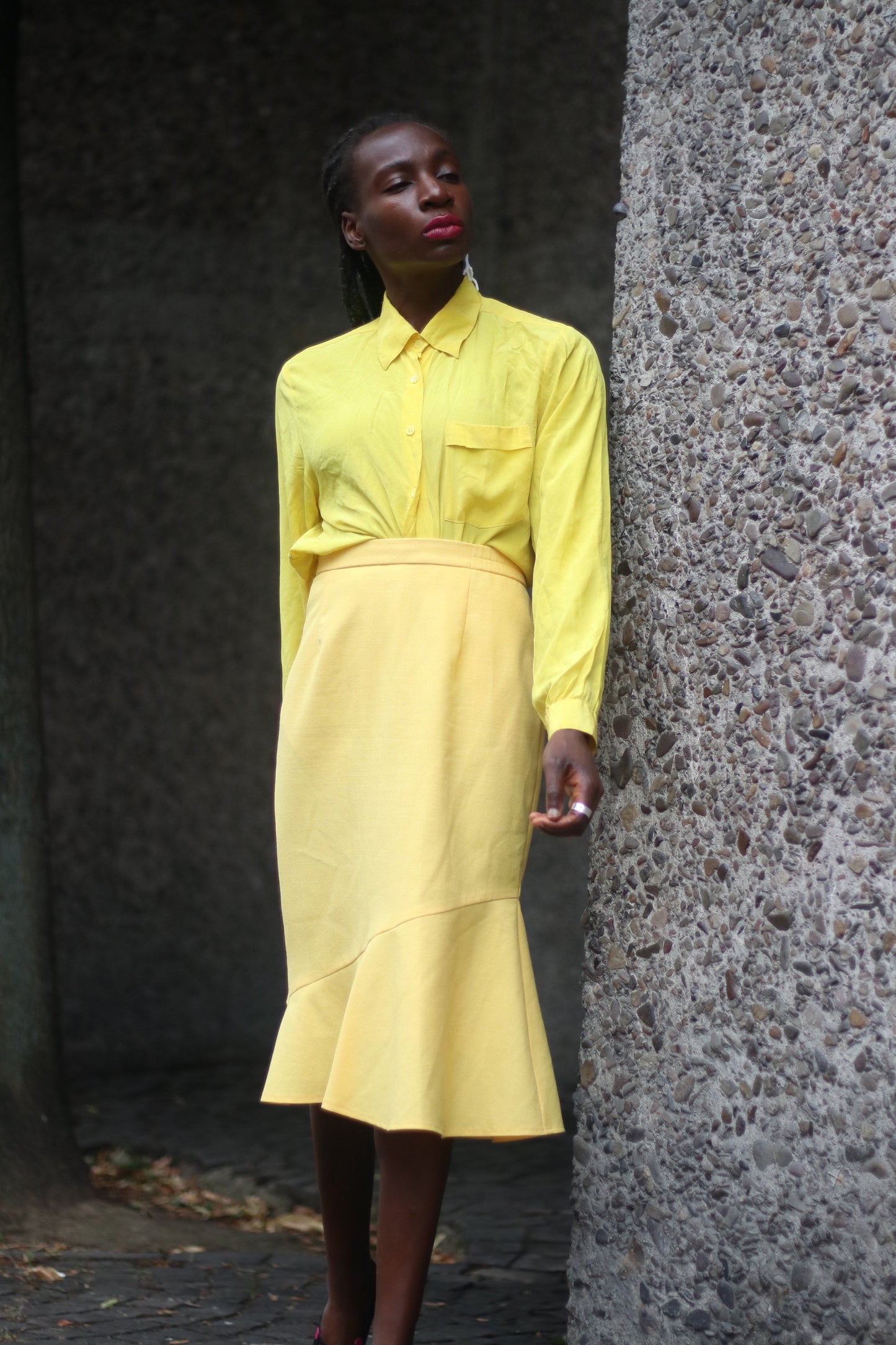 Vintage 80s yellow high waisted skirt with frilly hemline size small to medium