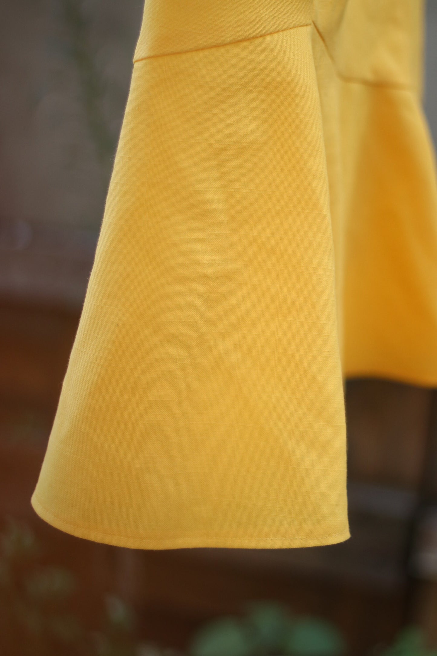 Vintage 80s yellow high waisted skirt with frilly hemline size small to medium
