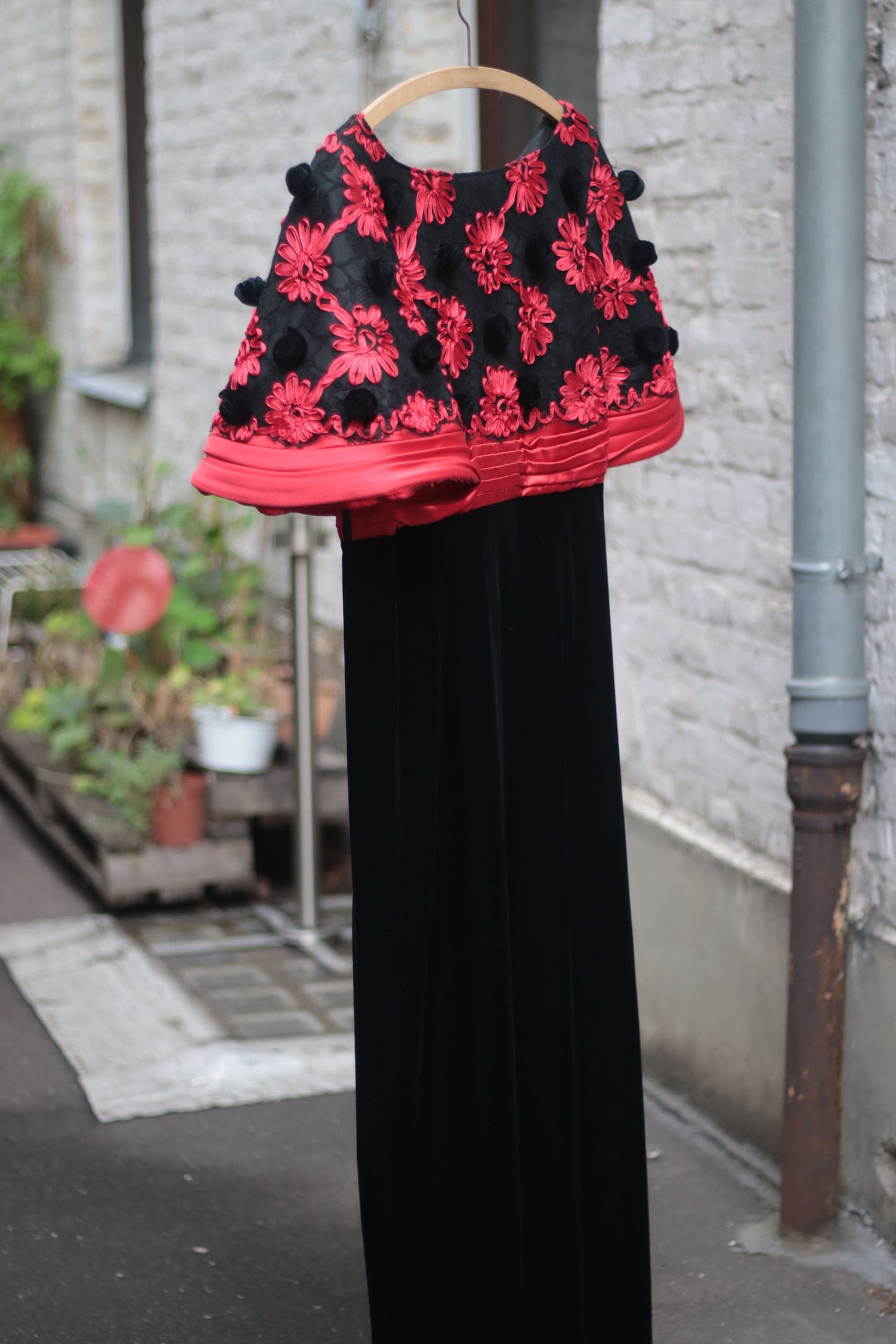 80s Evening Gown| Vintage handmade red and black ball gown with lace and floral embroderied details