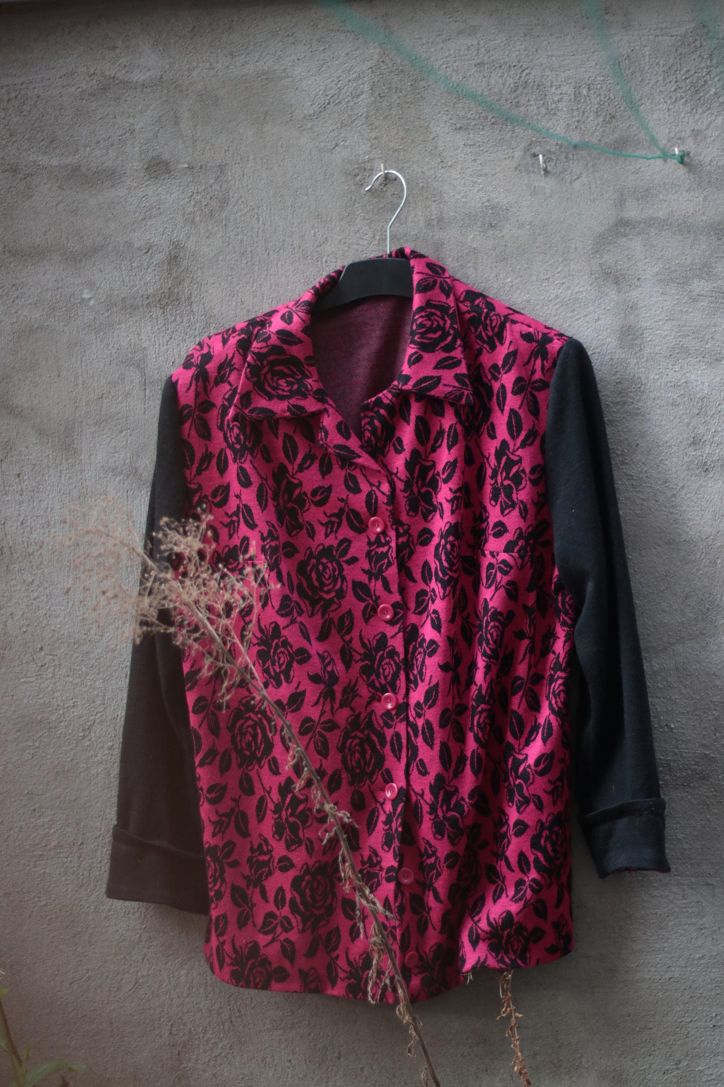 Vintage Long Sleeved Shirt with Floral Motifs in red and contrasting Black Sleeves