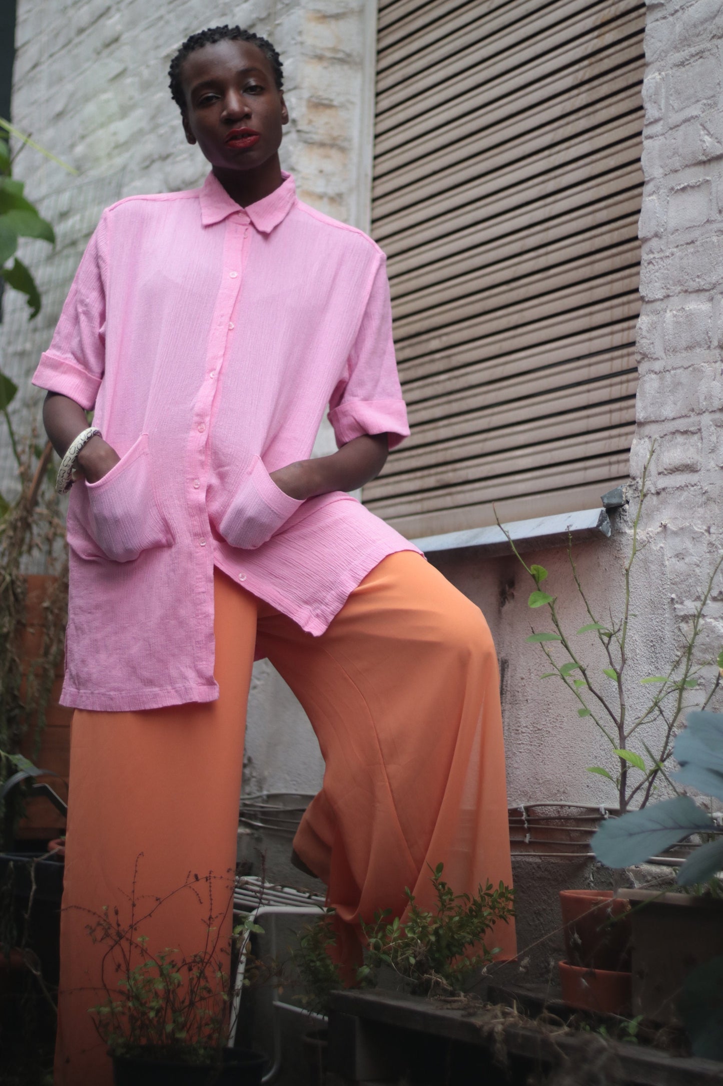 Vintage Pink Short-Sleeved Summer Blouse with Pockets Size Small