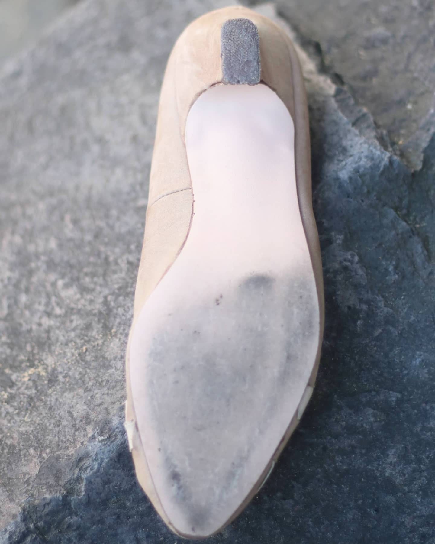 80s Laura Berg Leather Pumps| Vintage Brown and Creme Slip ins with woven details| Minimalist Purist Avantgarde heels