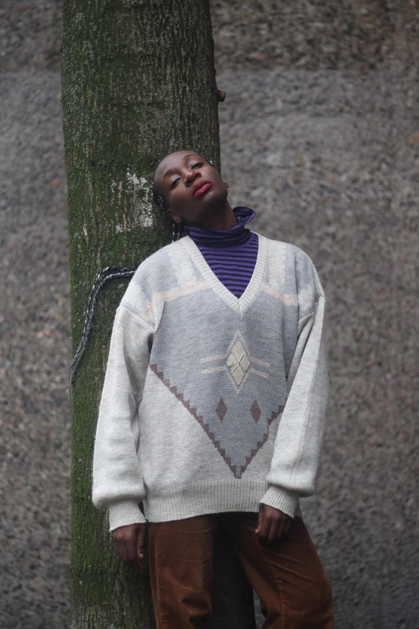 90s Grey Sweater| Vintage V neck Sweater with Abstract print| Maximalist Cozy long sleeve winter jumper