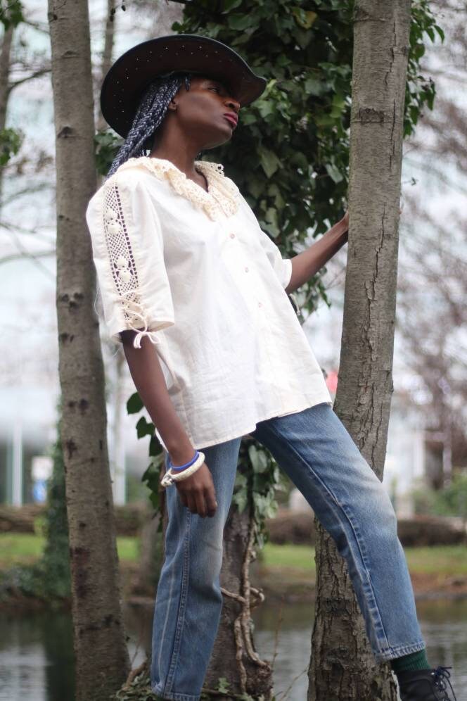 80s Cottage Core Cream Blouse| Statement Country Line short-sleeved design