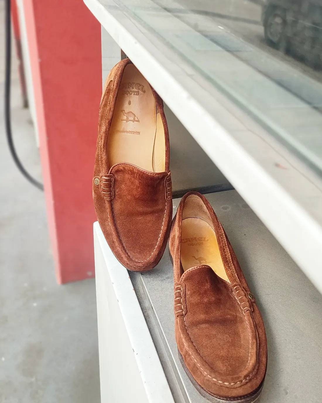 Vintage Camel loafers| 90s classic suede slip ins in brown| Minimalist Capsule Wardrobe flats | Brown leather Moccasins