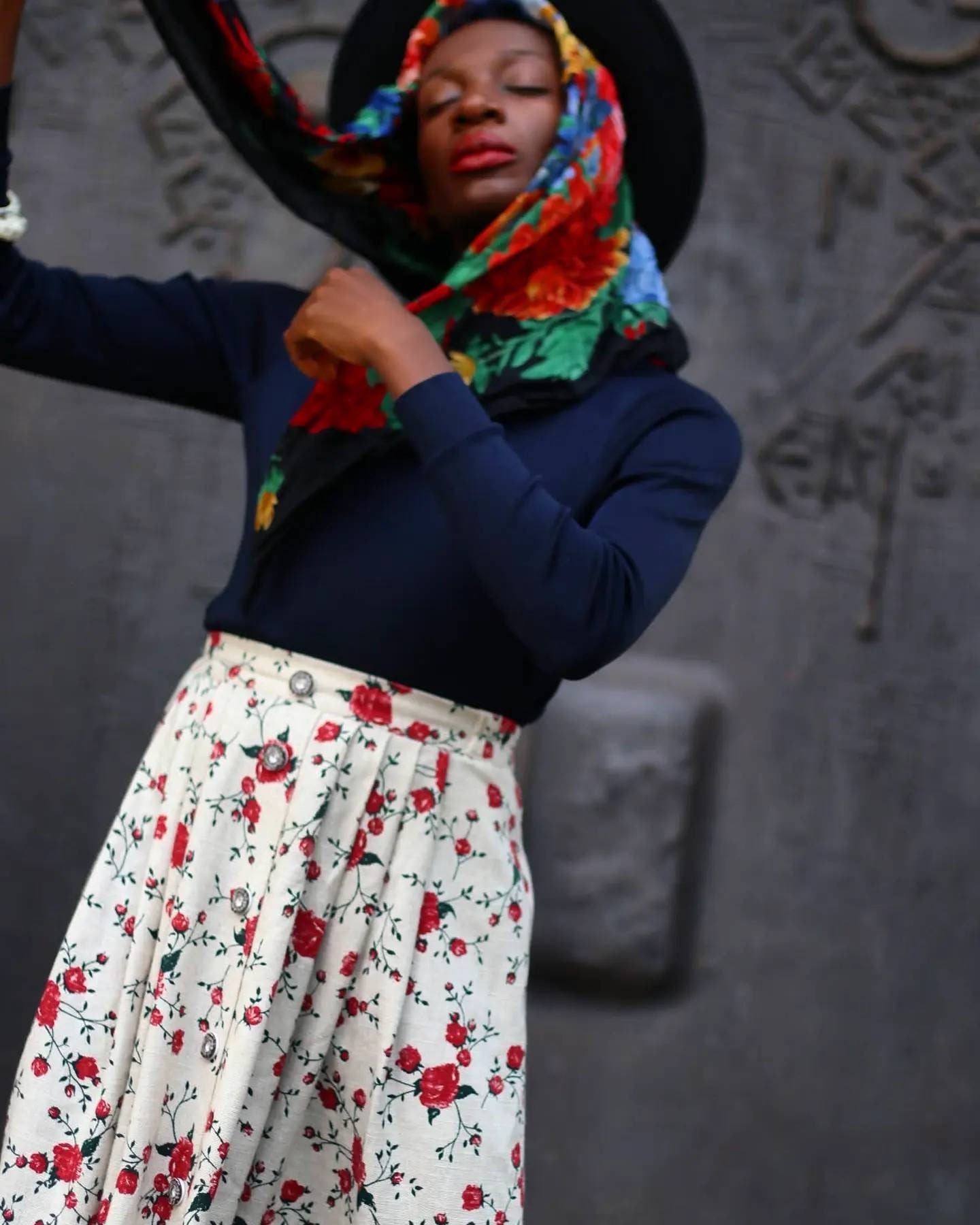 90s Floral Print Landhaus Skirt| Vintage Cream and red Bavarian floral skirt with wooden buttons