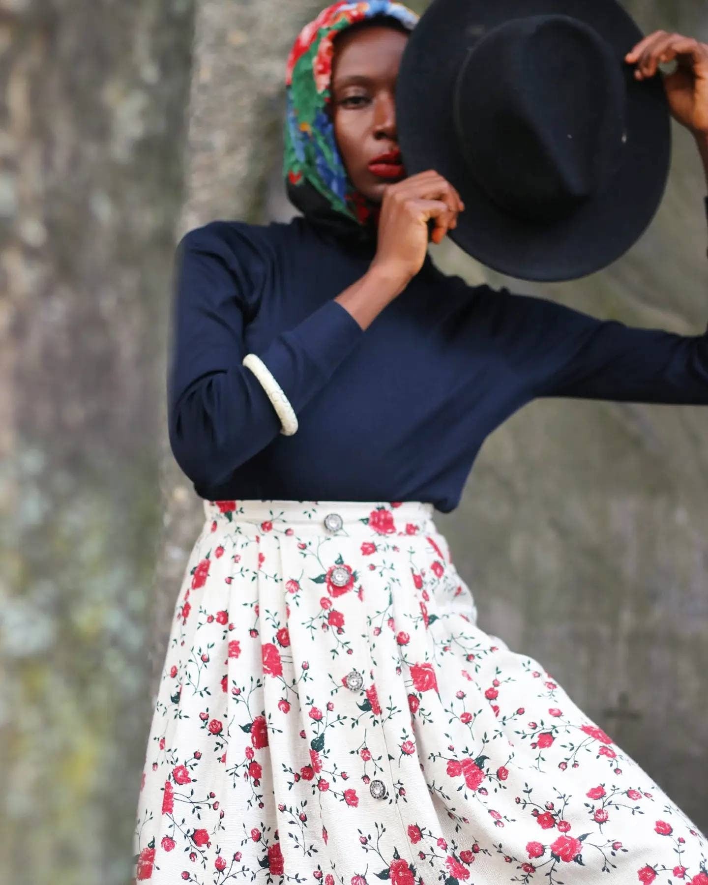 90s Floral Print Landhaus Skirt| Vintage Cream and red Bavarian floral skirt with wooden buttons