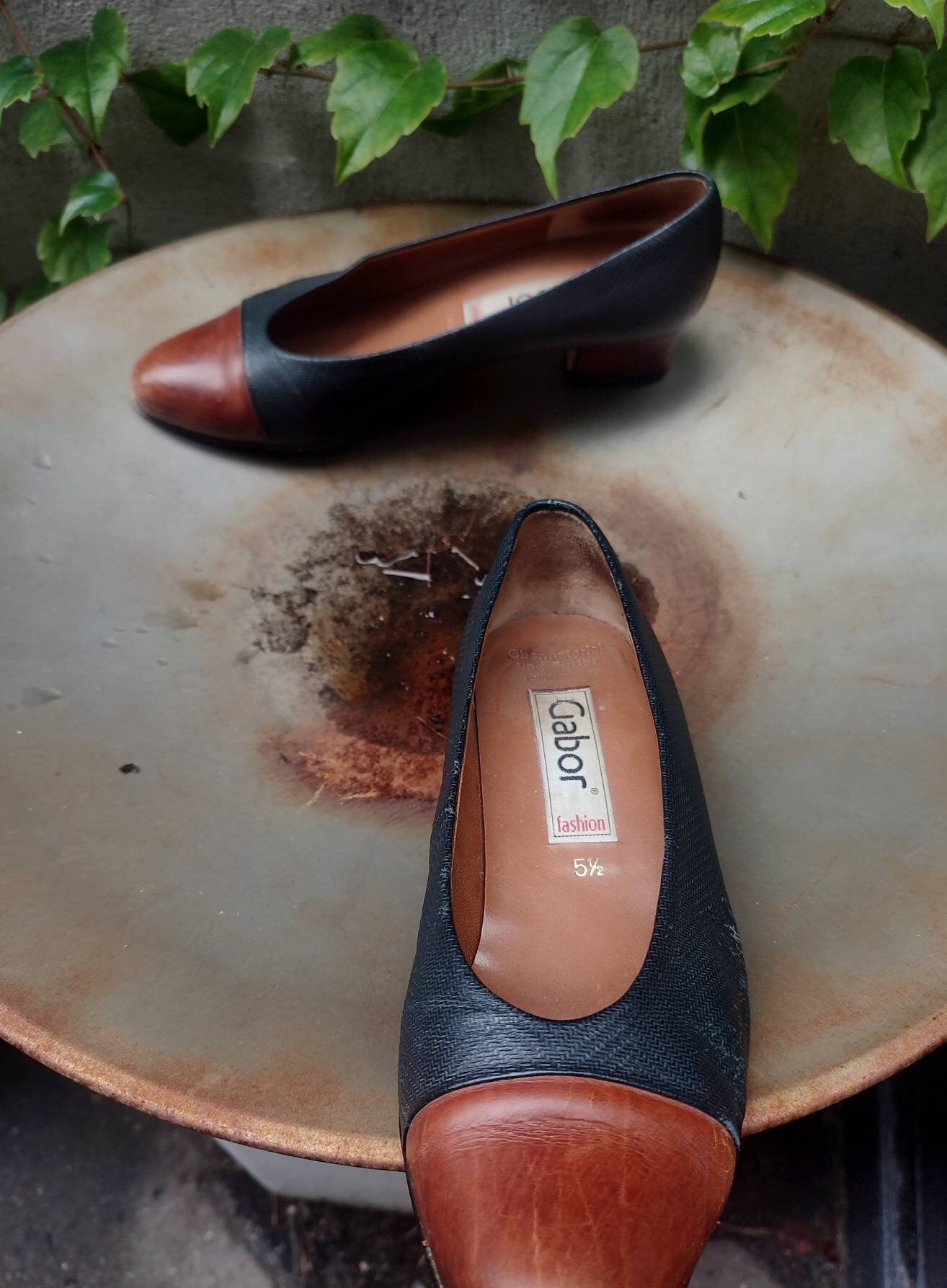 Vintage Gabor Leather Shoes | Two toned 80s leather slip in