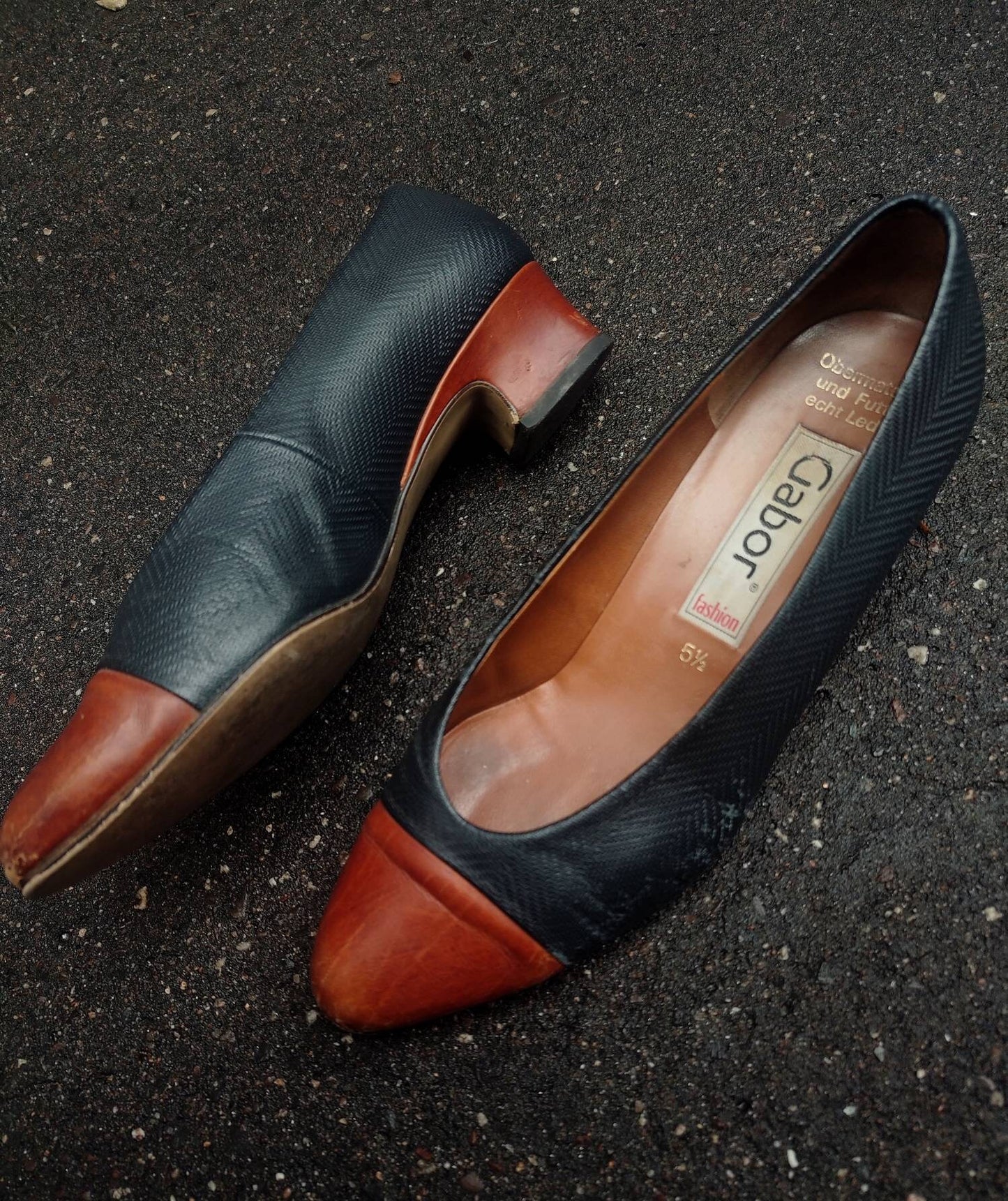 Vintage Gabor Leather Shoes | Two toned 80s leather slip in