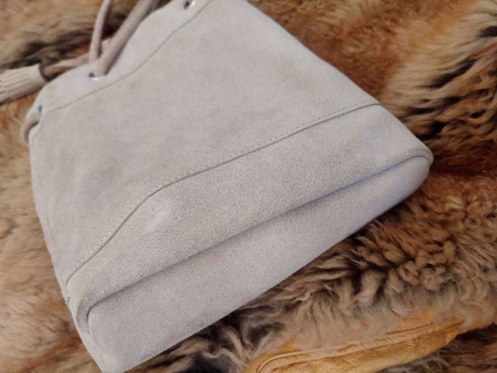 Vintage Suede Compact Handbag | Minimalist brown shoulderbag