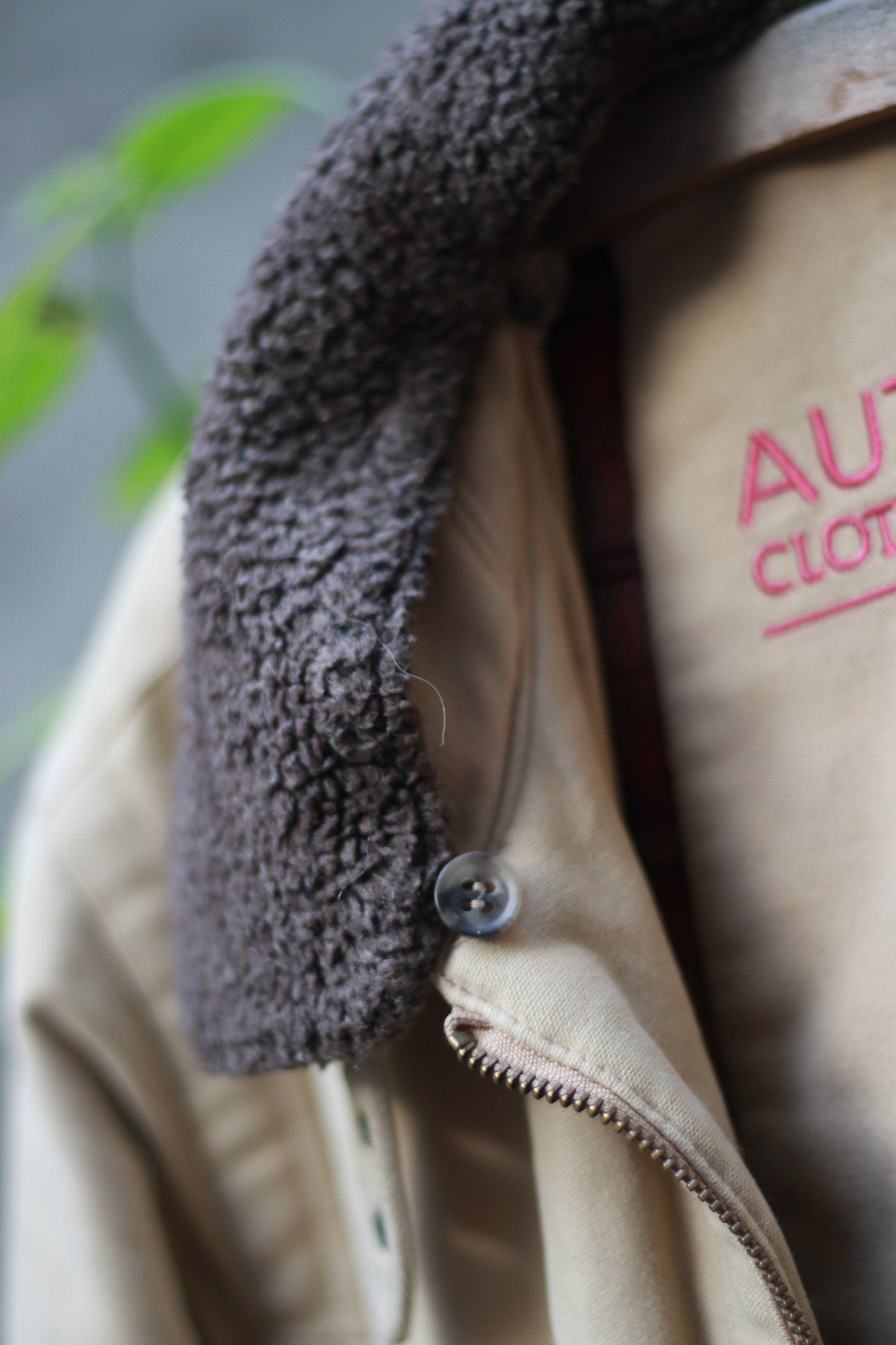 Vintage Authentic Clothing Jacket | 90s classic brown jacket with removable collar