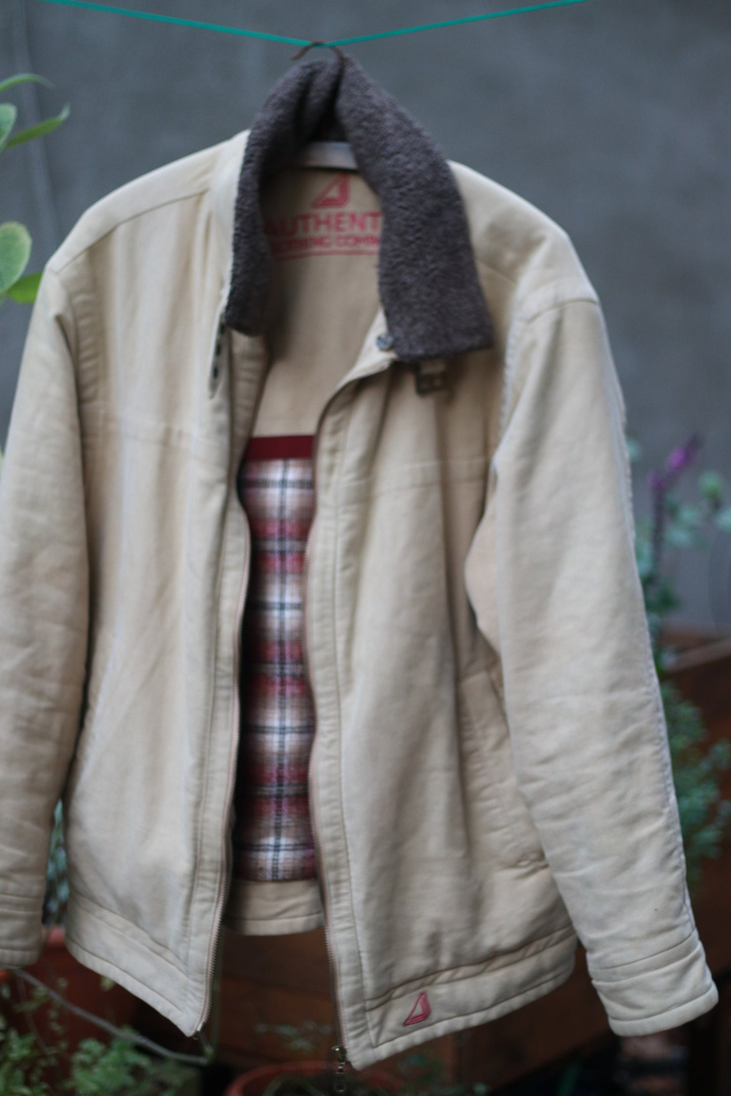 Vintage Authentic Clothing Jacket | 90s classic brown jacket with removable collar