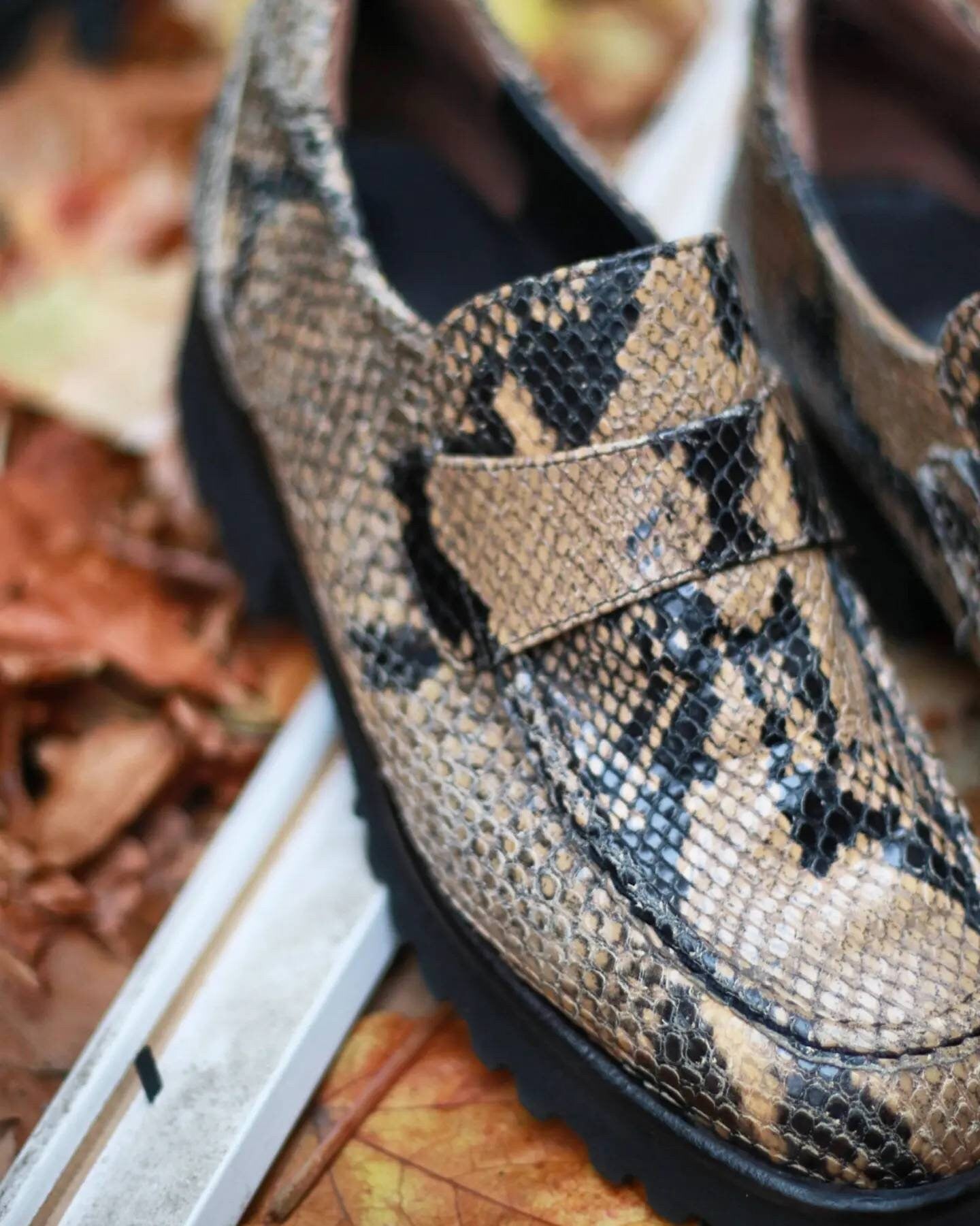 Vintage Paul Green animal print loafers| Brown faux exotic skin Slip ins