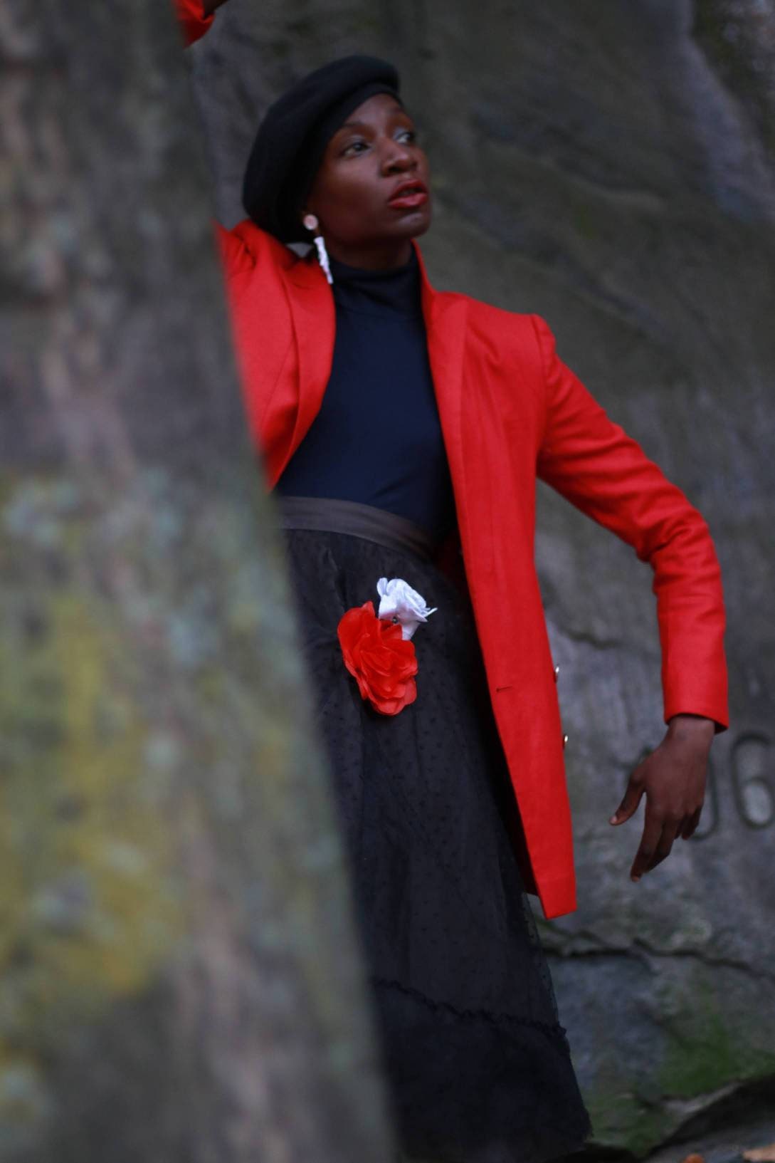 Vintage ESCADA red blazer| Y2K minimalist blazer with gold colored buttons