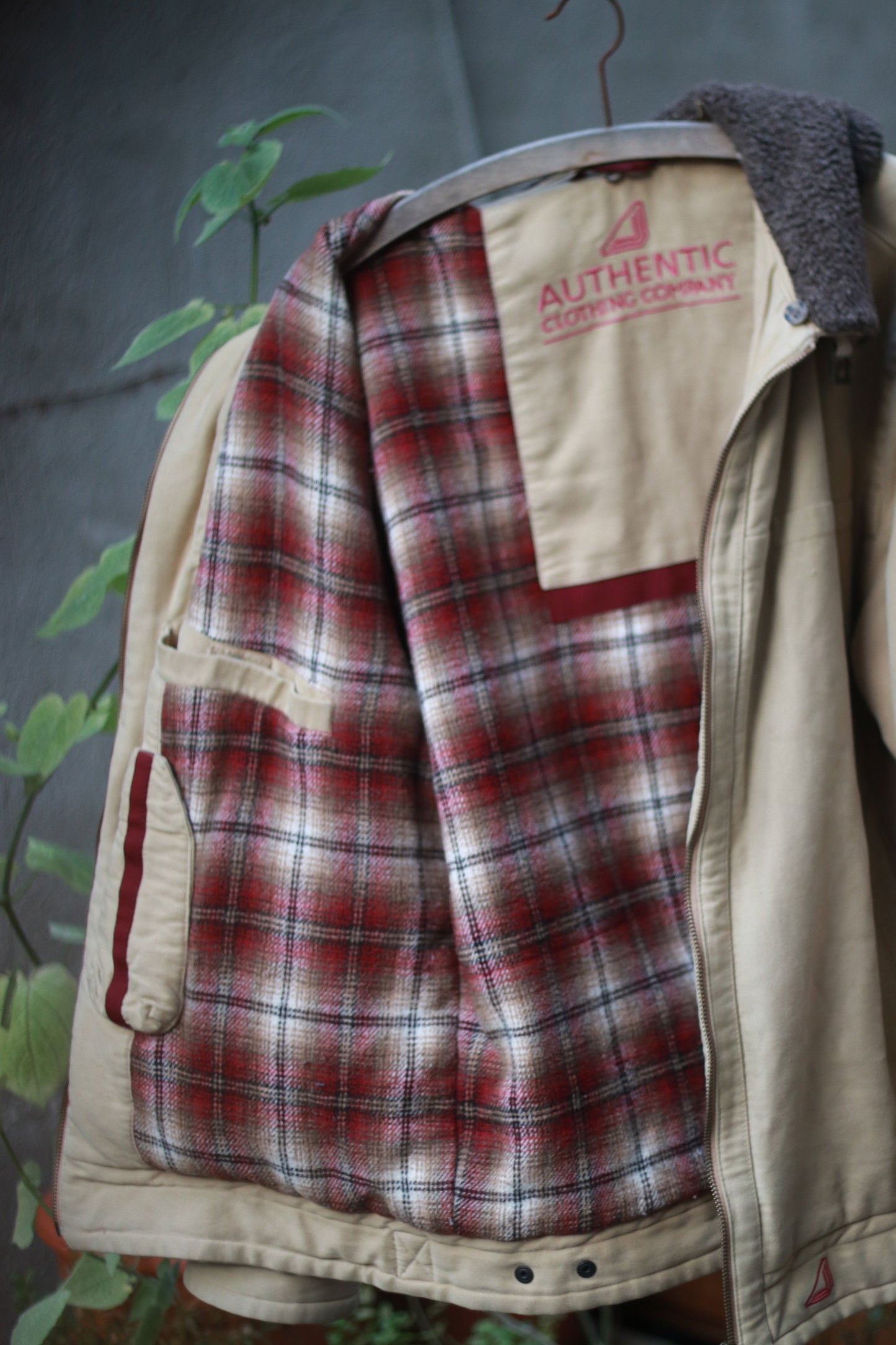 Vintage Authentic Clothing Jacket | 90s classic brown jacket with removable collar