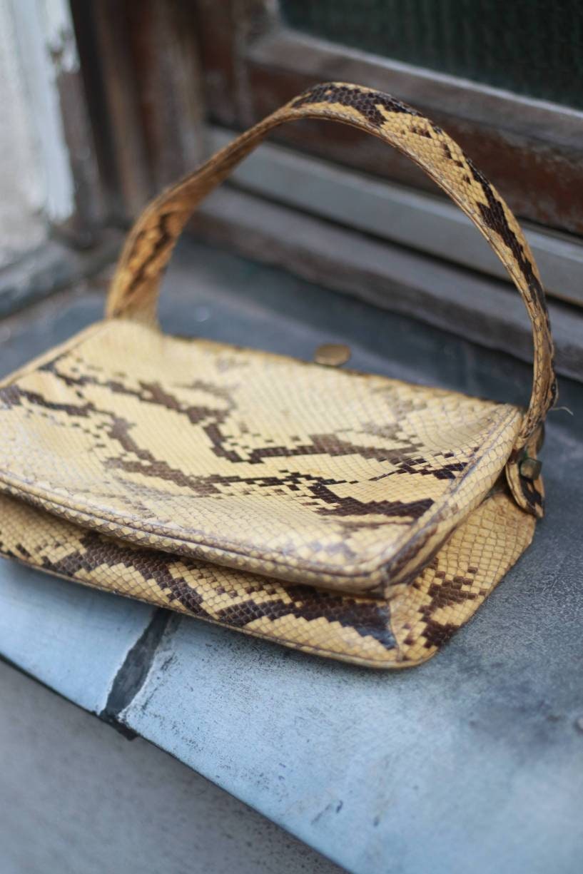 70s snake skin handbag| Vintage brown compact shoulder bag | Mini Leo print bag
