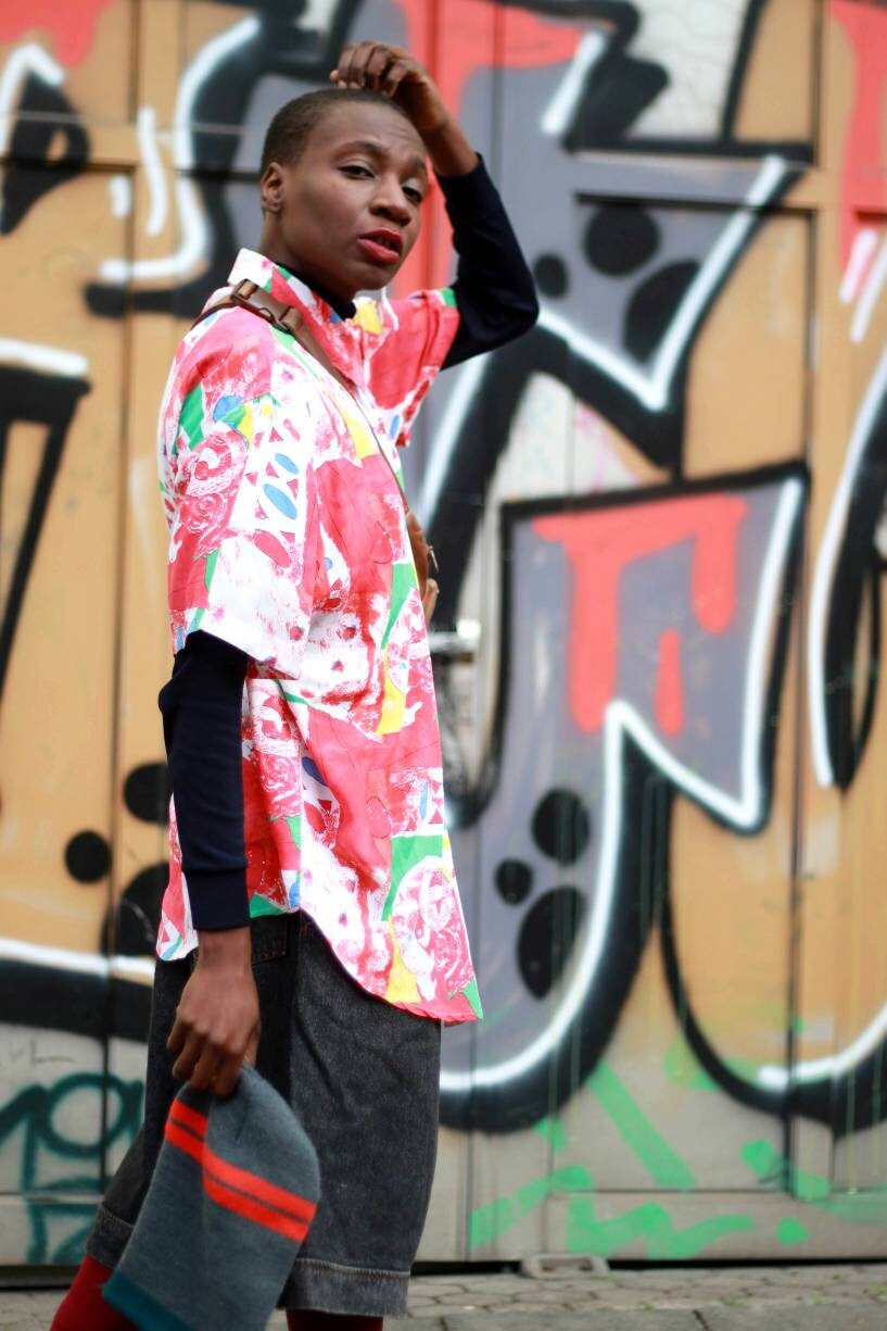 90s bold abstract print blouse| Vintage geometric short sleeved shirt in red and white