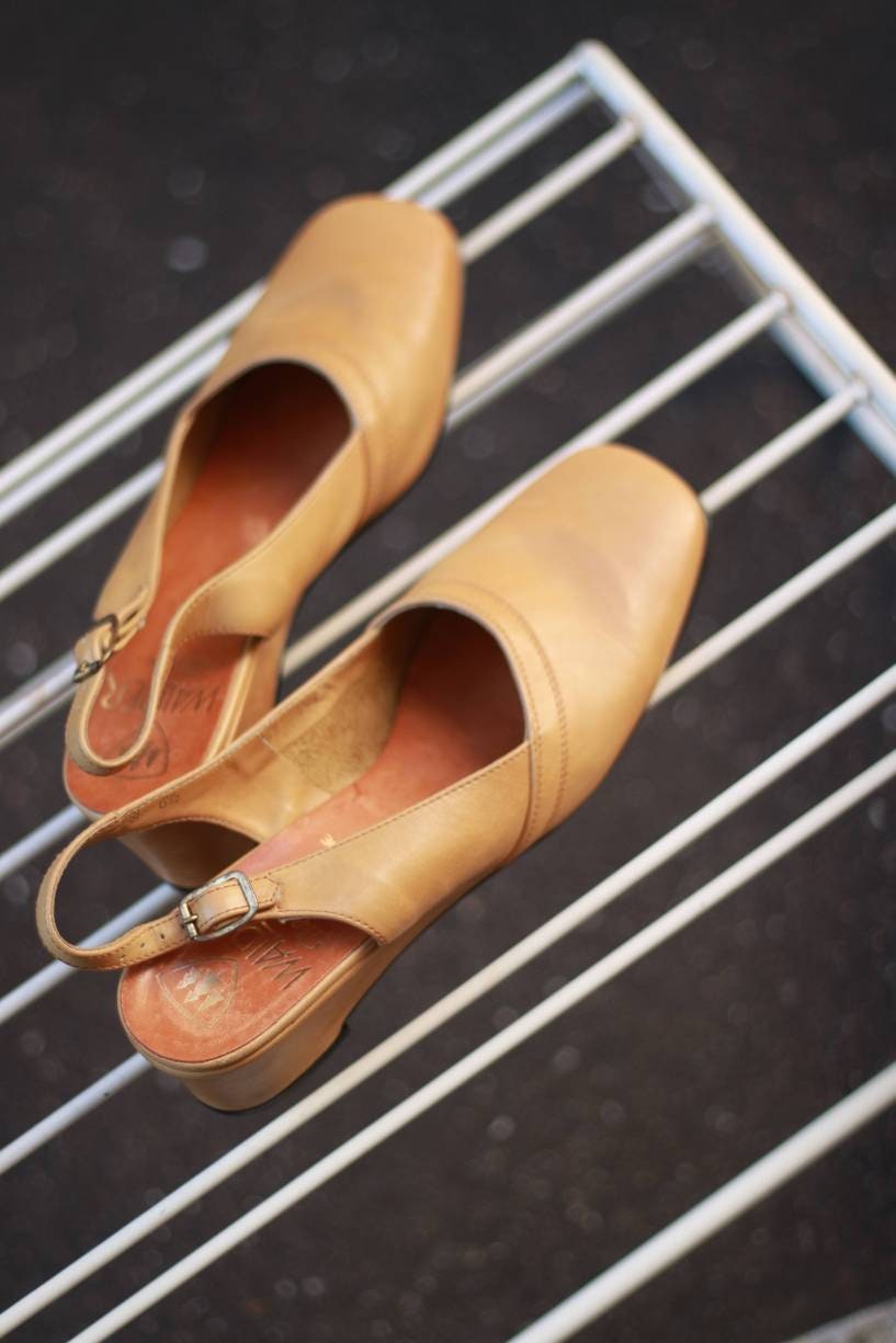 90s Minimalist Brown Slingbacks| Vintage Leather wedges sandals| Classic Summer shoes