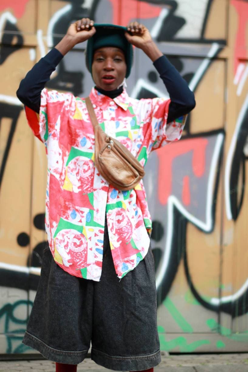 90s bold abstract print blouse| Vintage geometric short sleeved shirt in red and white