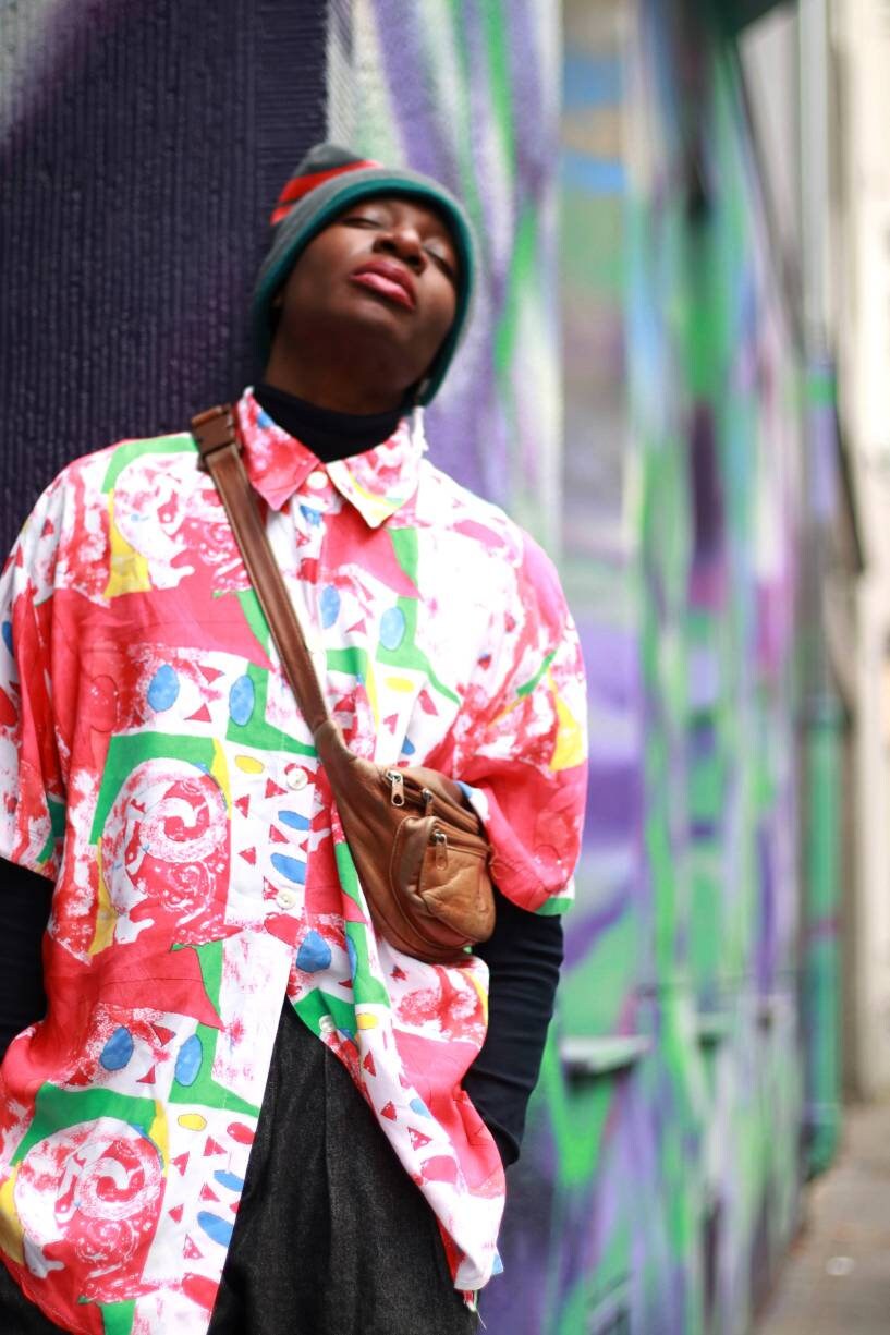 90s bold abstract print blouse| Vintage geometric short sleeved shirt in red and white