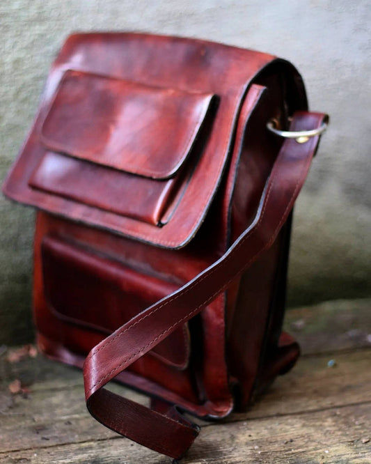 70s Leather Bag | Vintage retro Shoulderbag| Minimalist burgundy handbag| Capsule wardrobe handbag