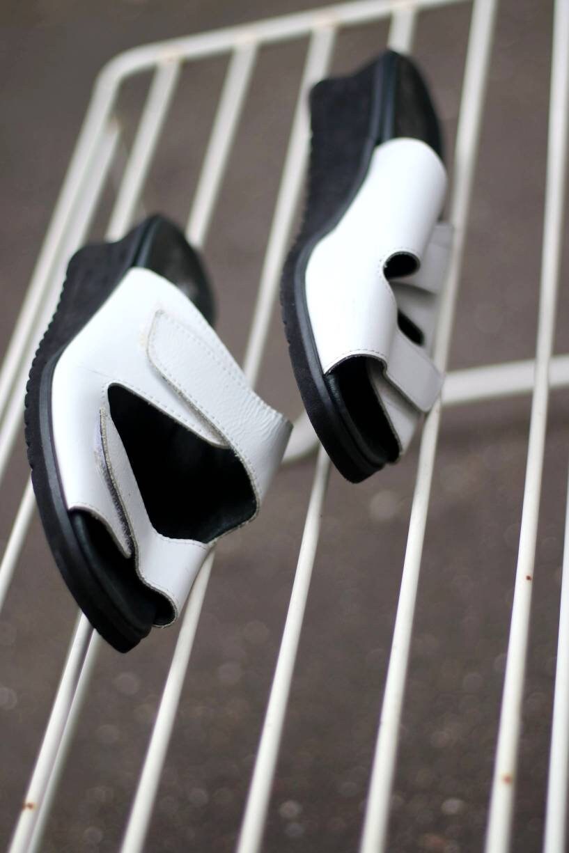 90s Spring step Shoes Sandals| Vintage minimalist white leather summer shoes