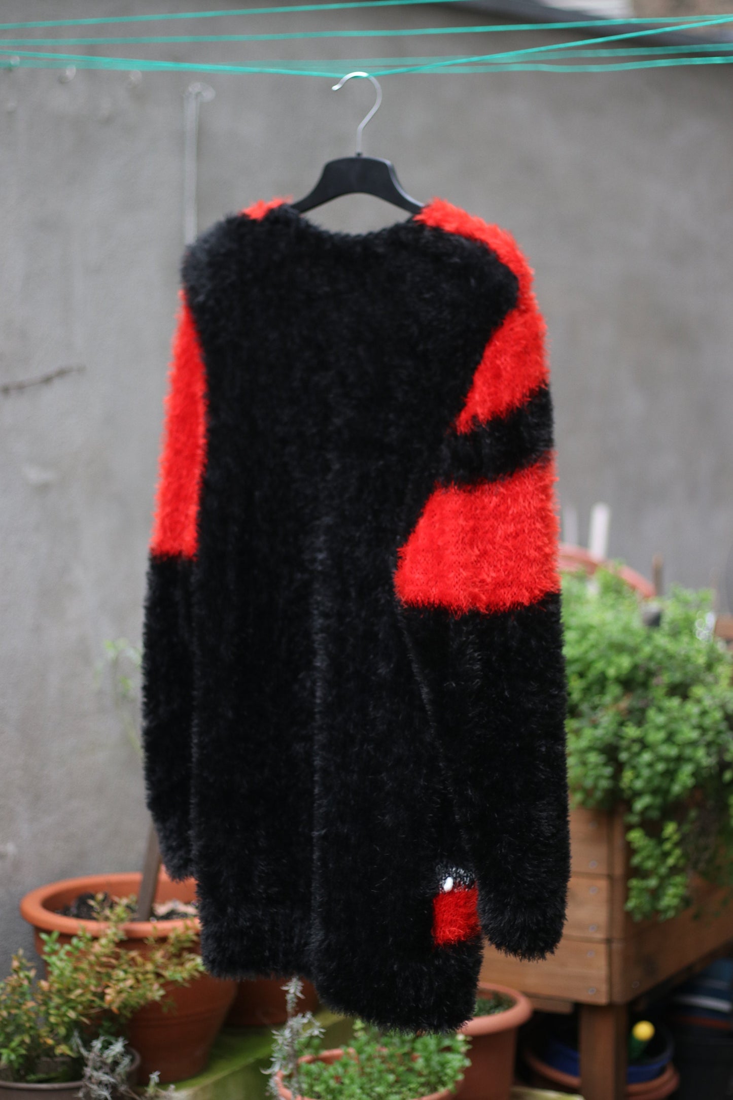 80s Fuzzy Sweater| Vintage crazy print knit| Oversized women's red jumper| Textured red black mini dress| Crazy pattern metallic sweater |