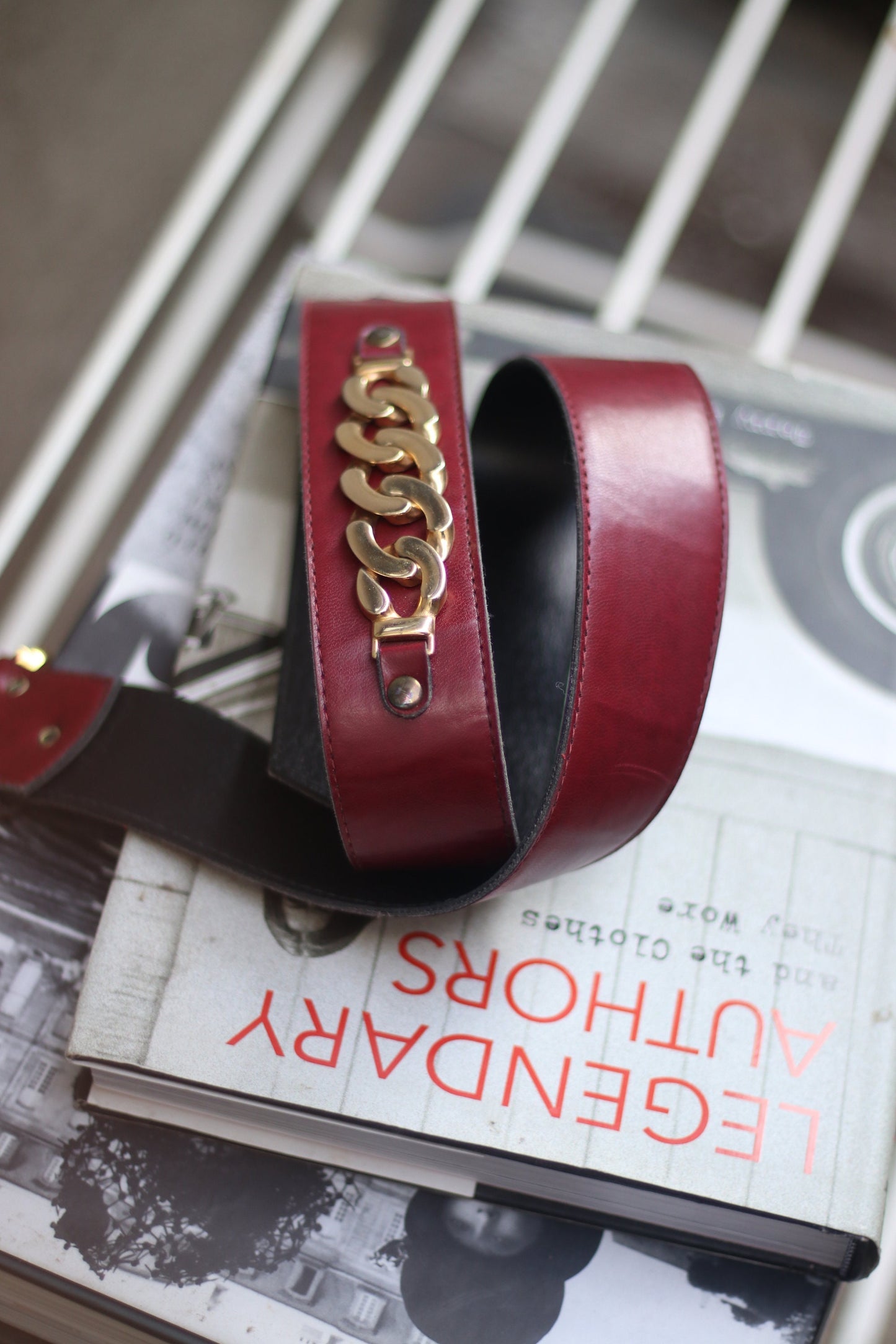 Vintage red belt with gold-colored buckle detail 70s statement retro belt
