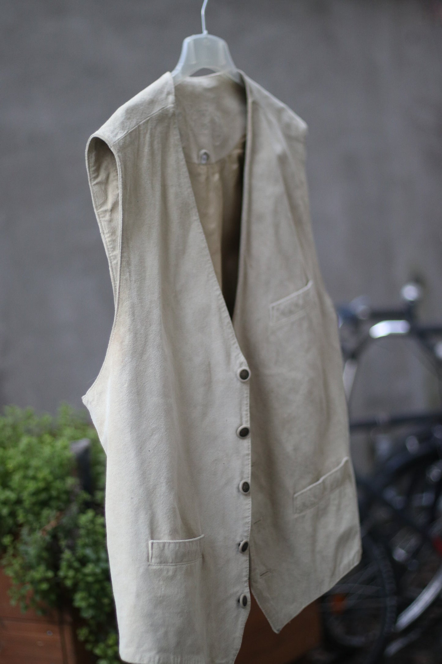 Vintage Suede vest in cream| 90s leather vest with pockets