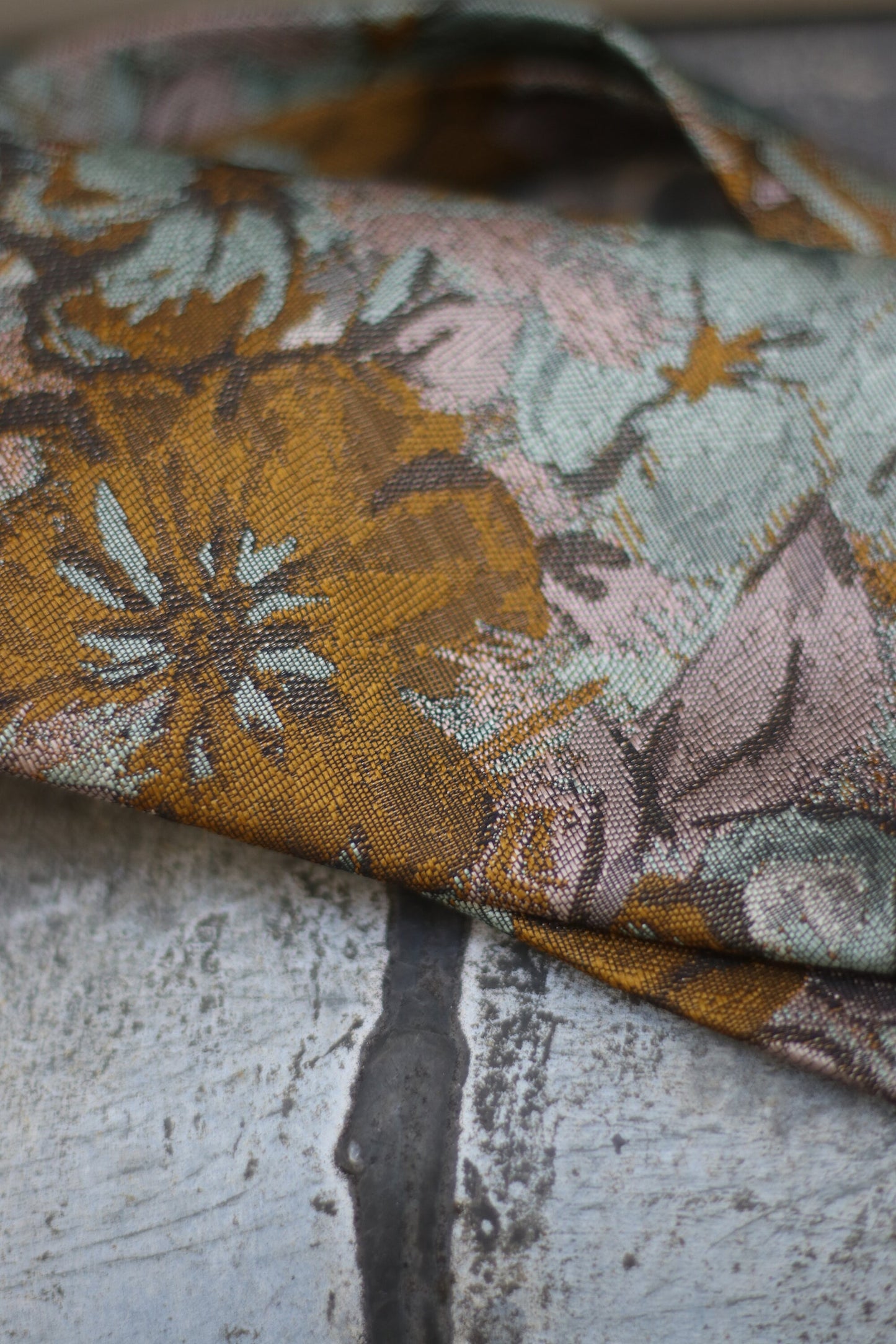 Vintage Brown Abstract Print Tie. Floral Print necktie