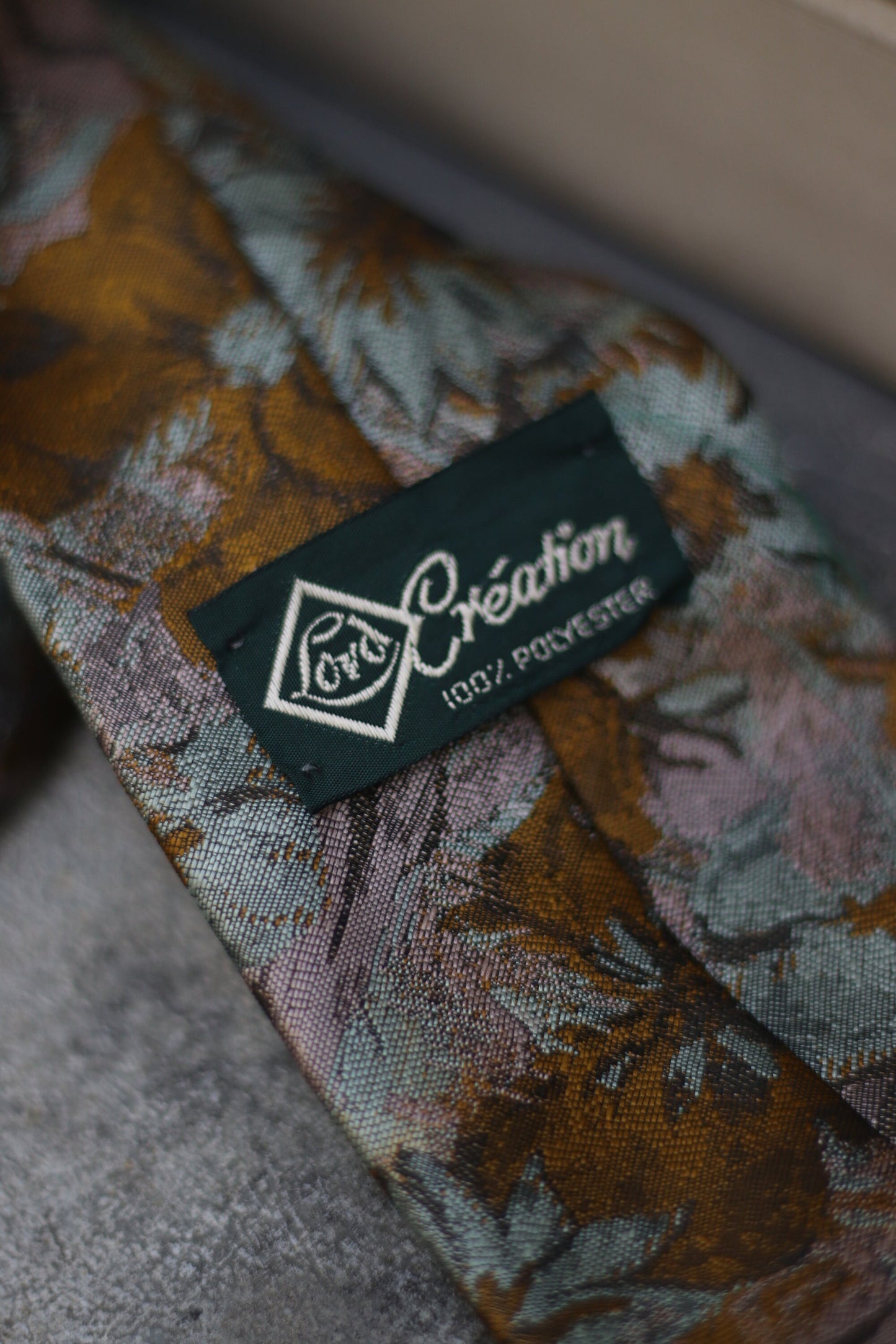 Vintage Brown Abstract Print Tie. Floral Print necktie