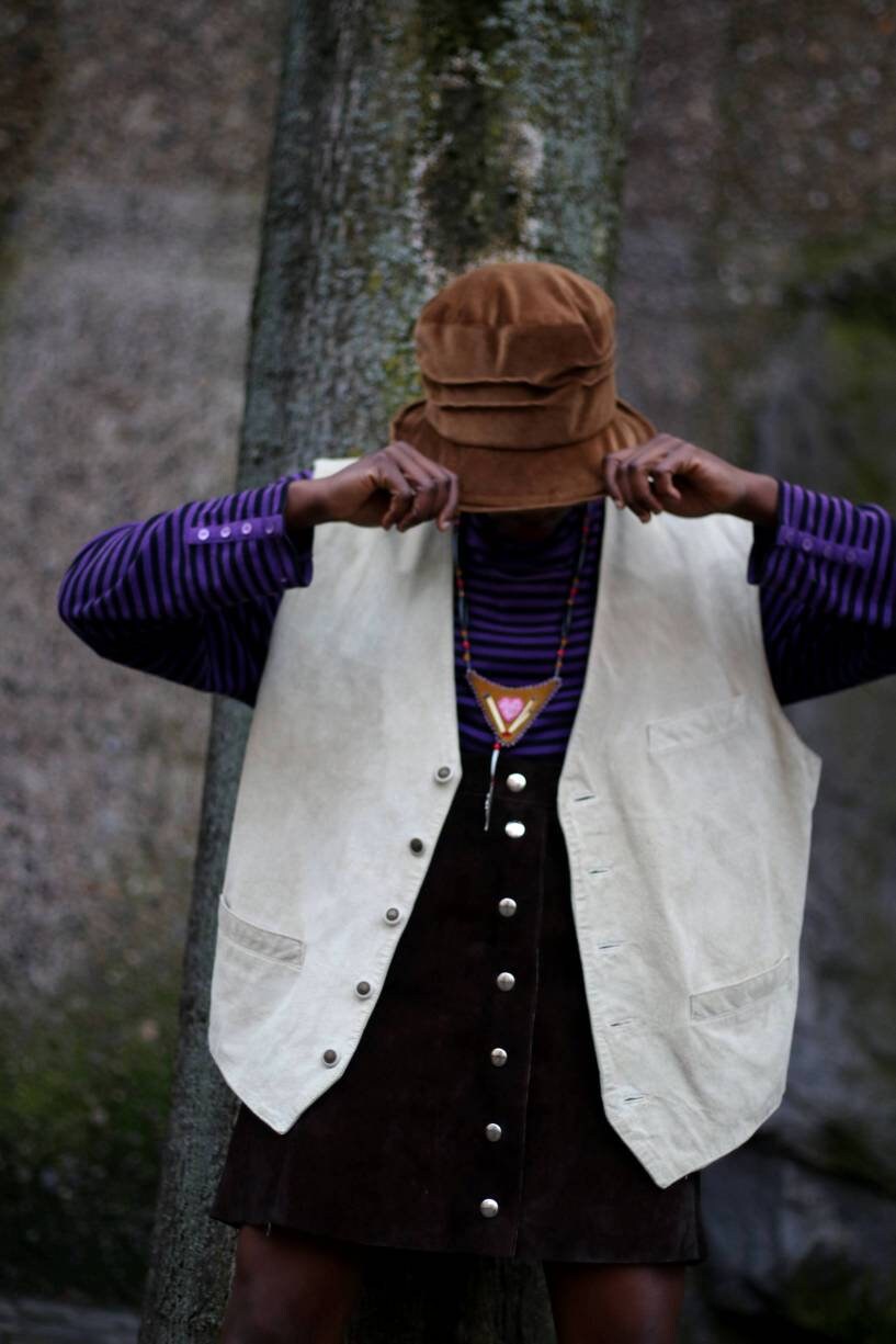 Vintage Suede vest in cream| 90s leather vest with pockets
