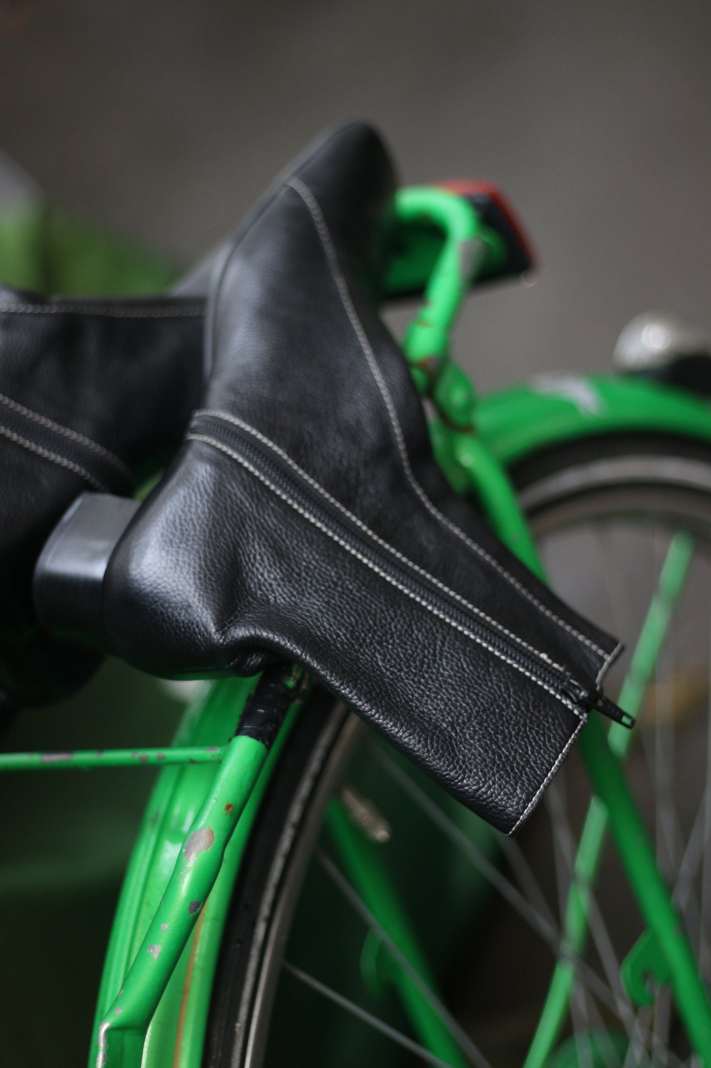 90s black leather boots| Minimalist striped leather shoes| Vintage Brunate Made in Italy Boots| Capsule Wardrobe Boots