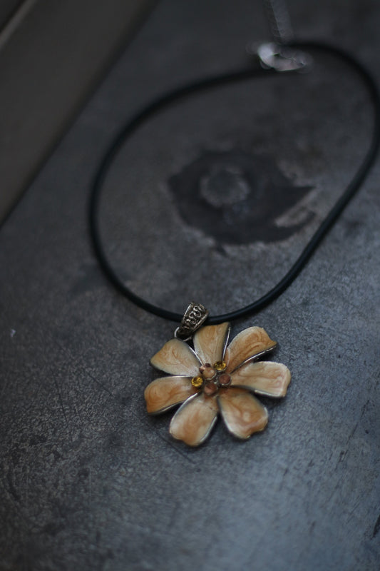 y2k floral necklace Vintage grunge inspired brown metallic necklace