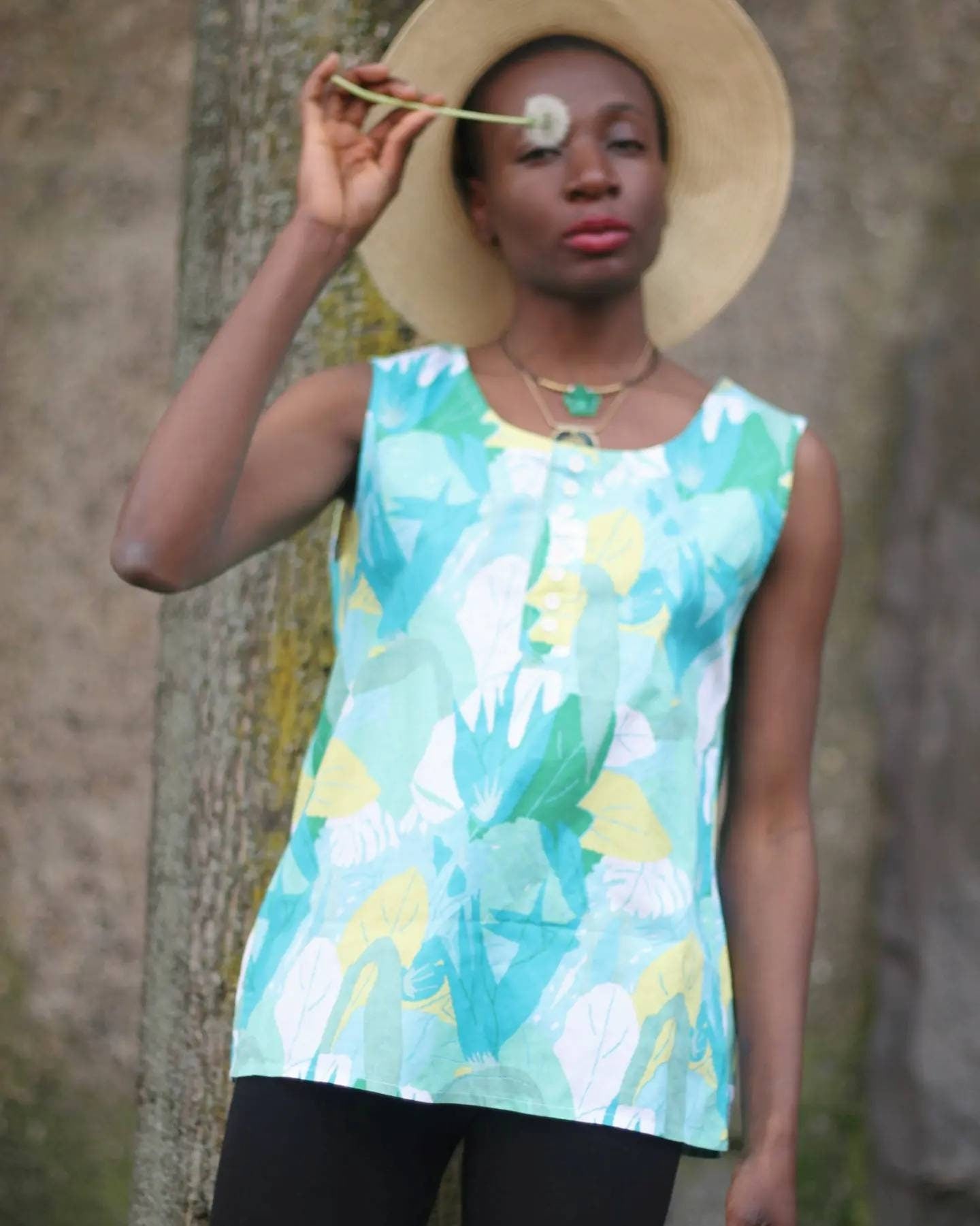 Diana Bentall's Summer top| 90s floral print blouse| Vintage tropical print sleeveless design in blue and green