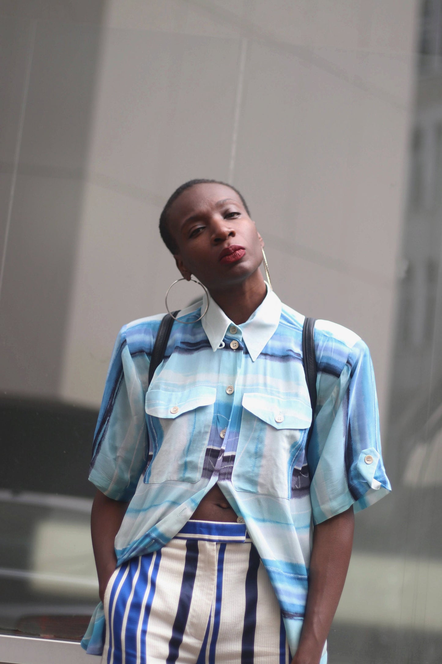 90s avantgarde blouse| Vintage ombre blue short sleeved shirt