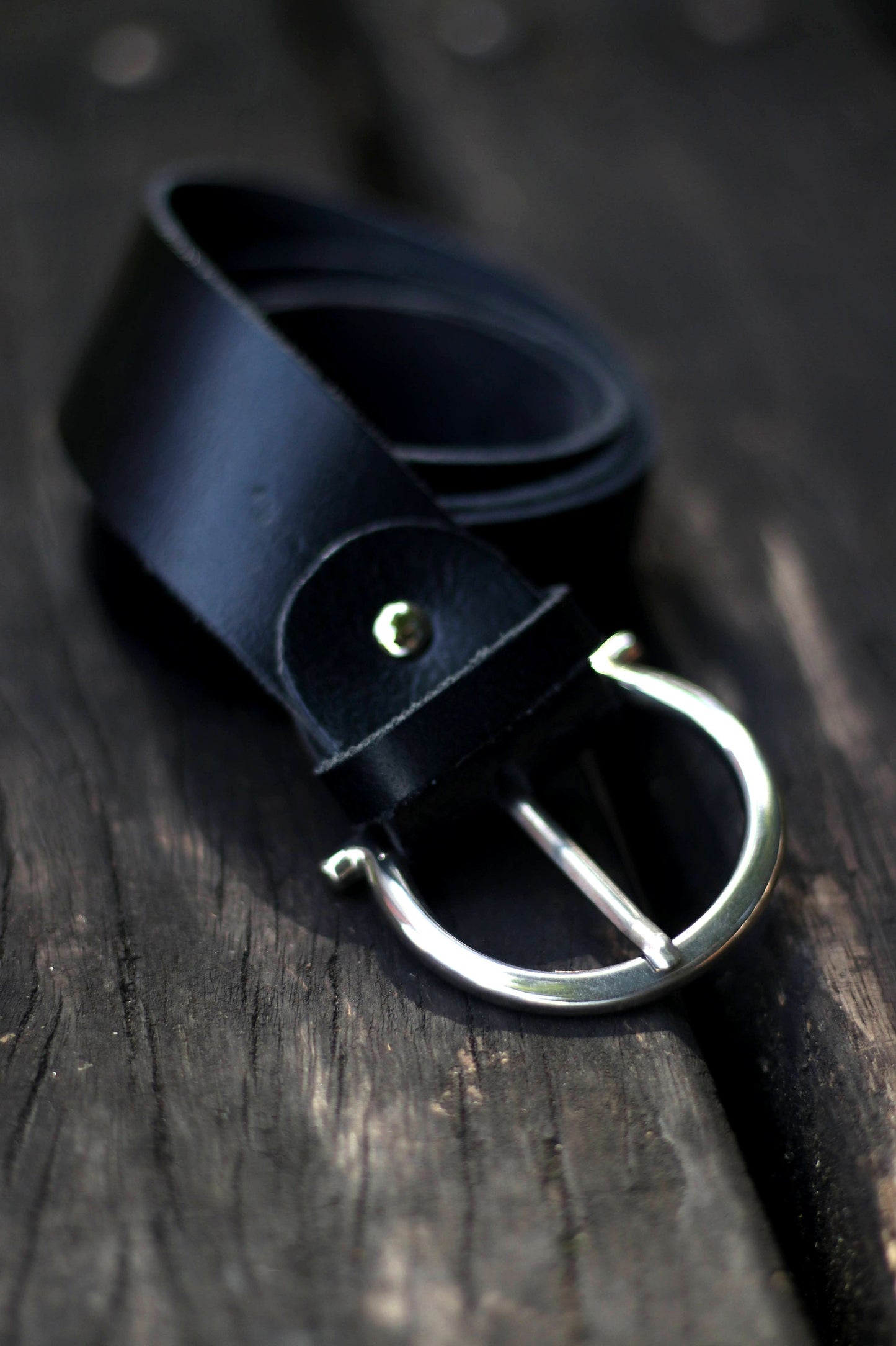 Vintage Black Leather Belt| 90s classic minimalist black belt with silver colored buckle| Capsule Wardrobe leather accessory