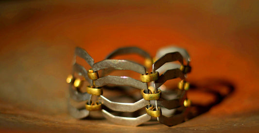 70s bronze colored bracelet | Vintage delicate tone-on-tone feminine acessory