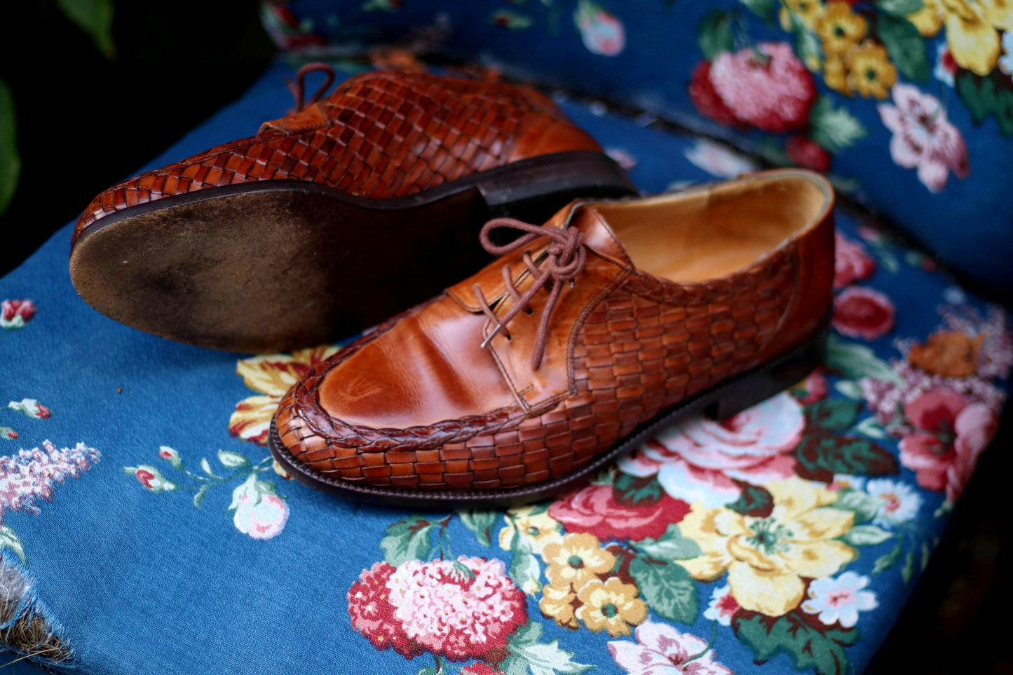 90s Bally Brogues| Vintage Leather Oxfords| Minimalist Classic lace up shoes| Timeless Dapper Footwear
