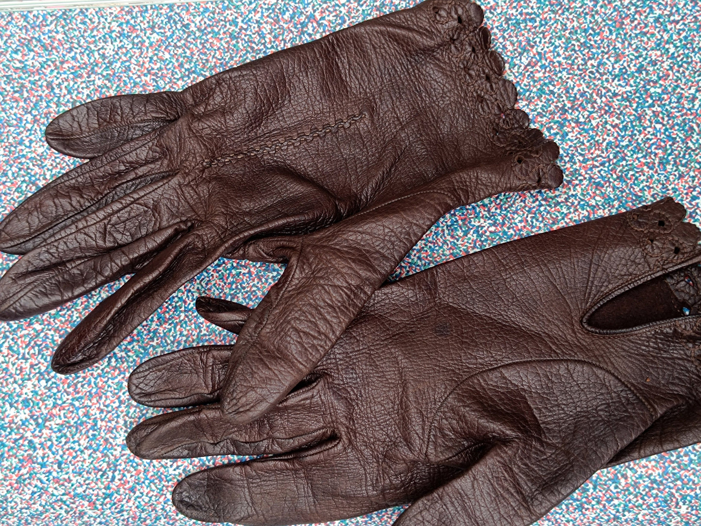Vintage Leather Gloves in Black | 90s minimalist Classic Leather Gloves with details