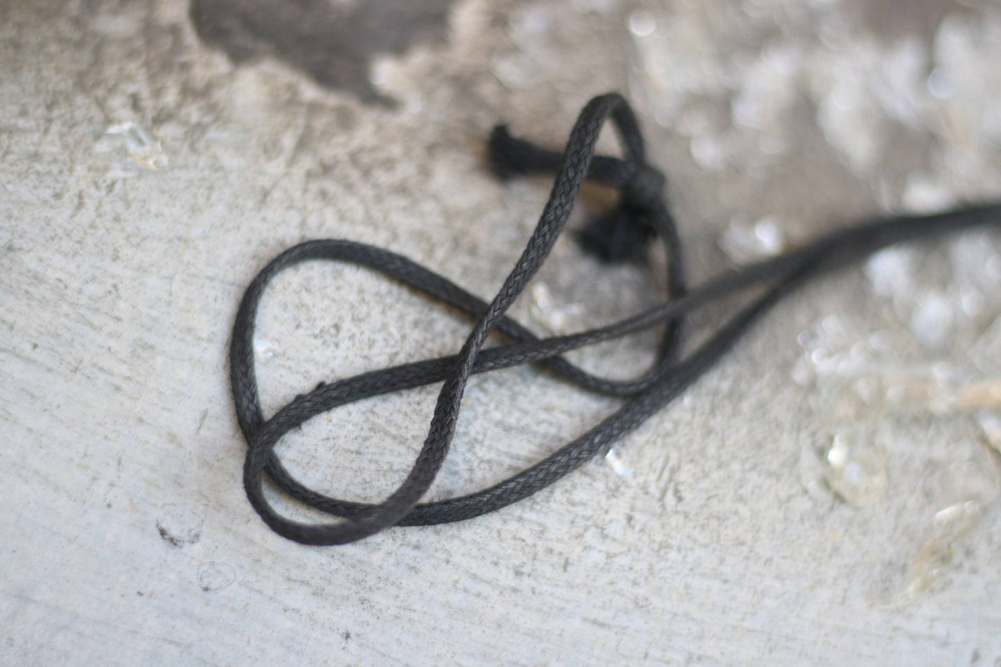 90s heart shaped necklace| Vintage bronze colored jewelry| Gothic inspired heart motif necklace