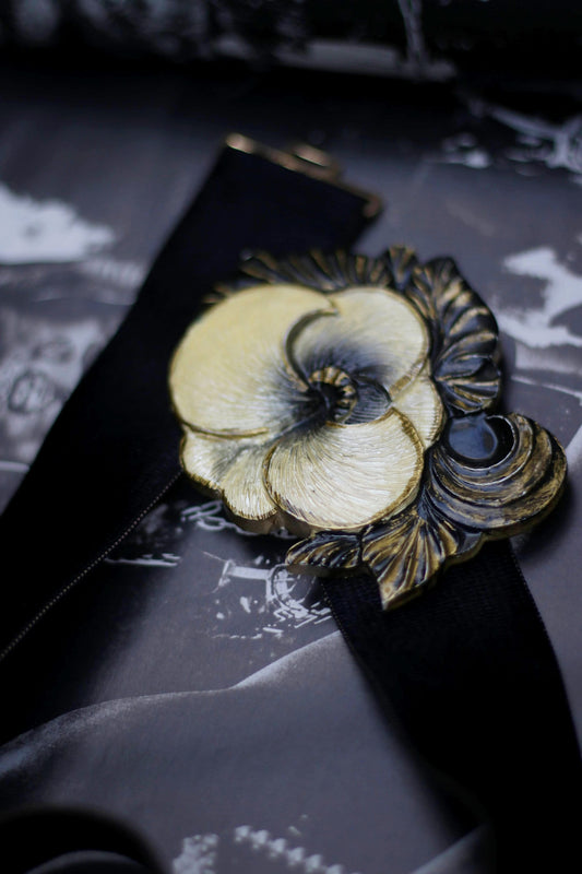 80s Floral Belt| Vintage Dark Glamor Waist Belt with statement buckle| Women's Gold and Black toned Belt